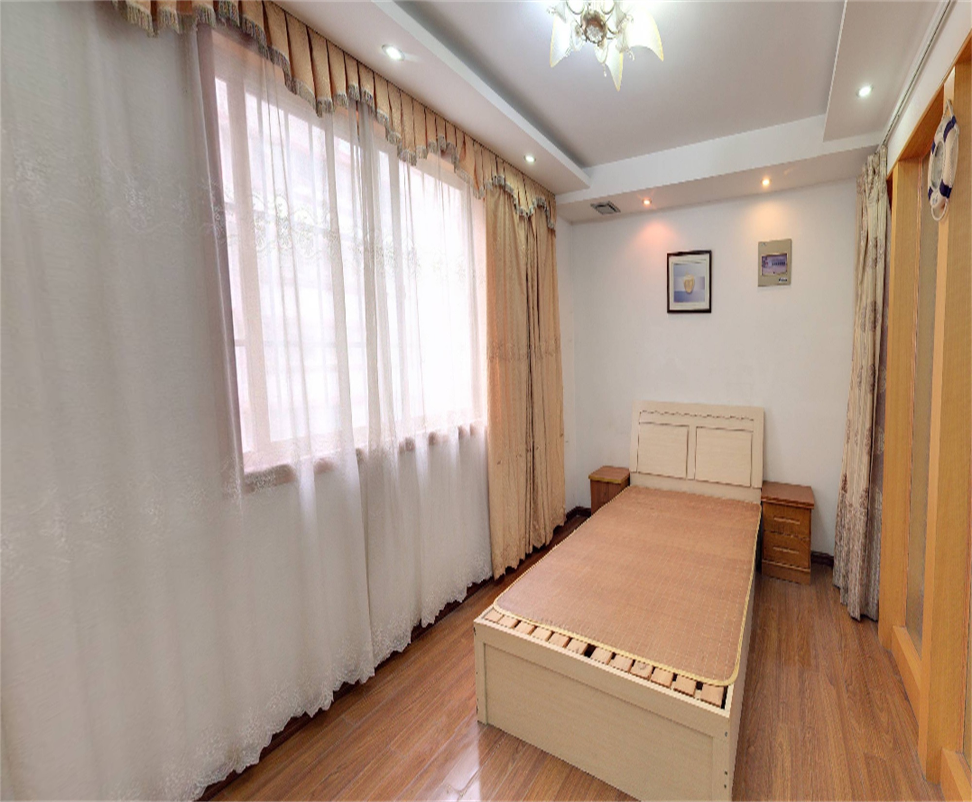 天都花苑 3室2厅1卫 134.00m&sup2;