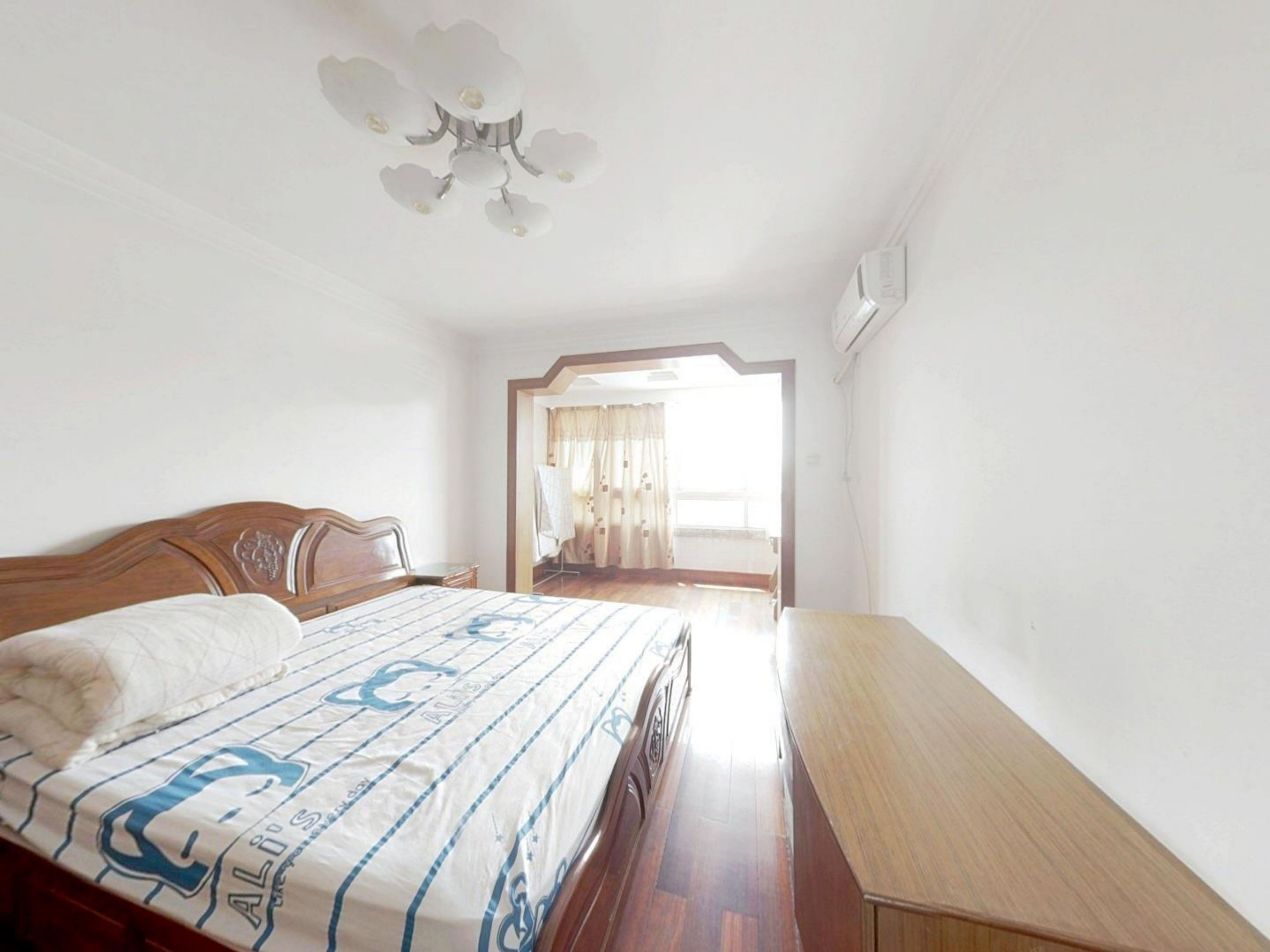 东方花苑 6室2厅1卫 191.00m&sup2;