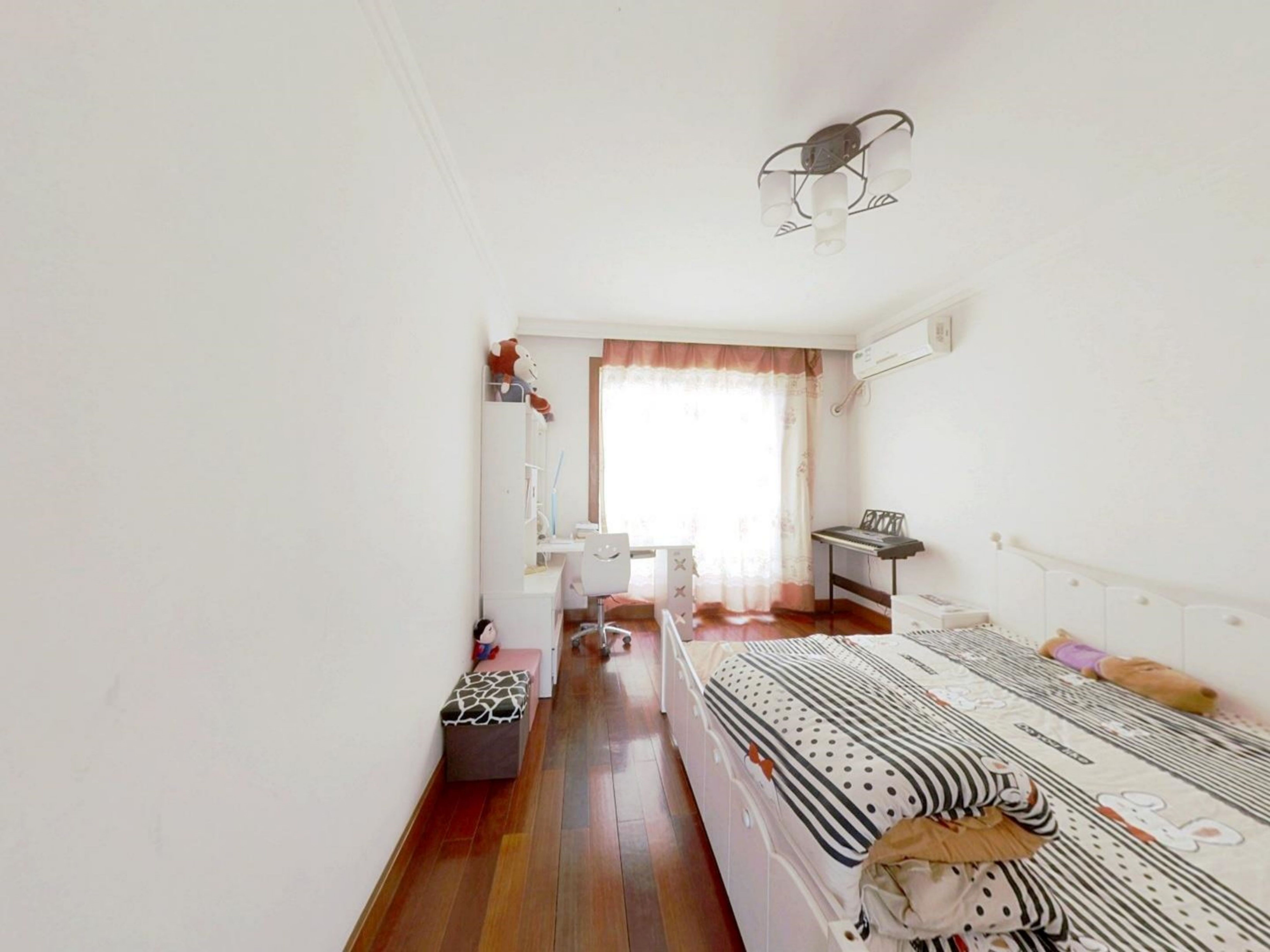 东方花苑 6室2厅1卫 191.00m&sup2;