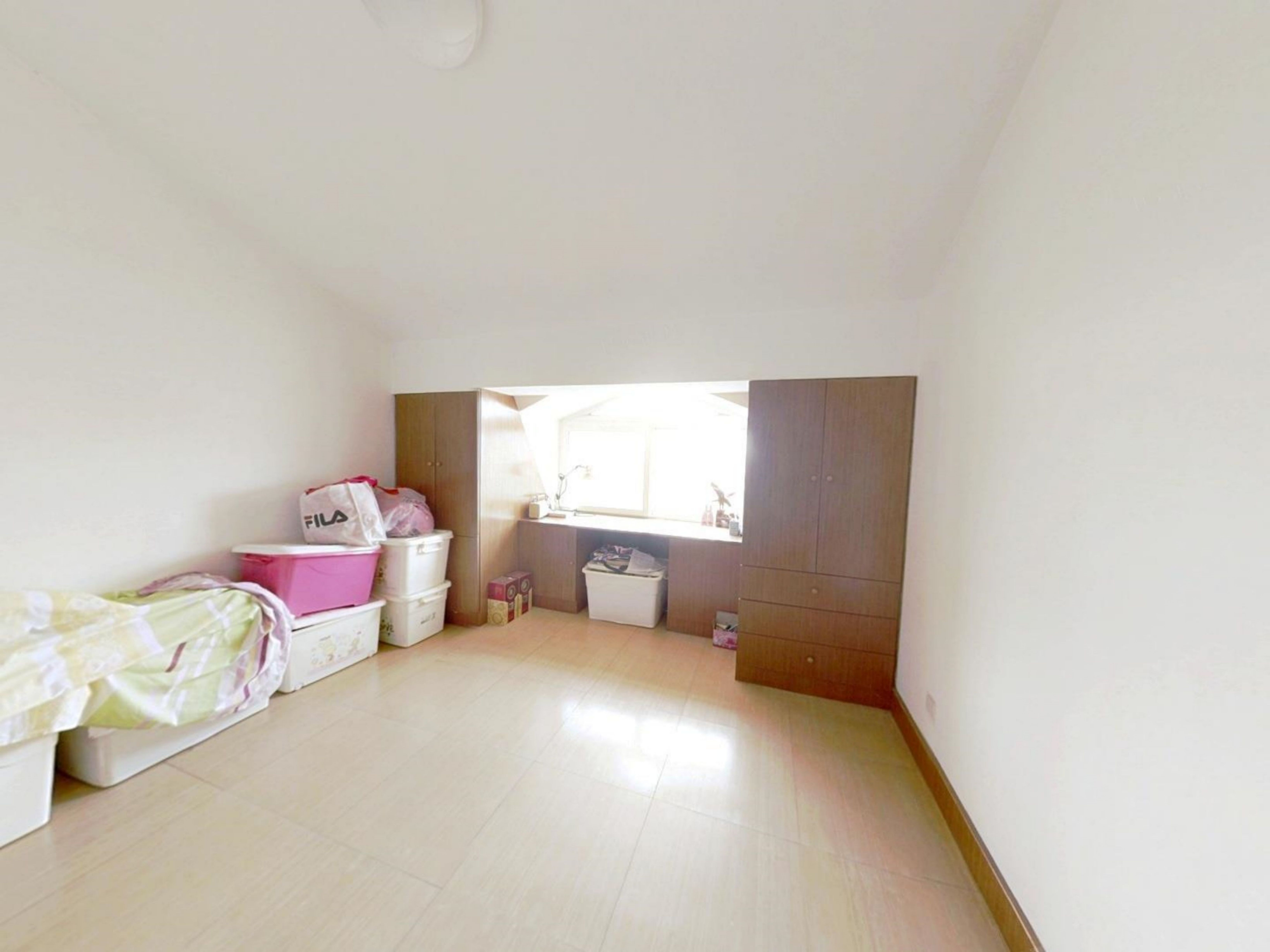 东方花苑 6室2厅1卫 191.00m&sup2;