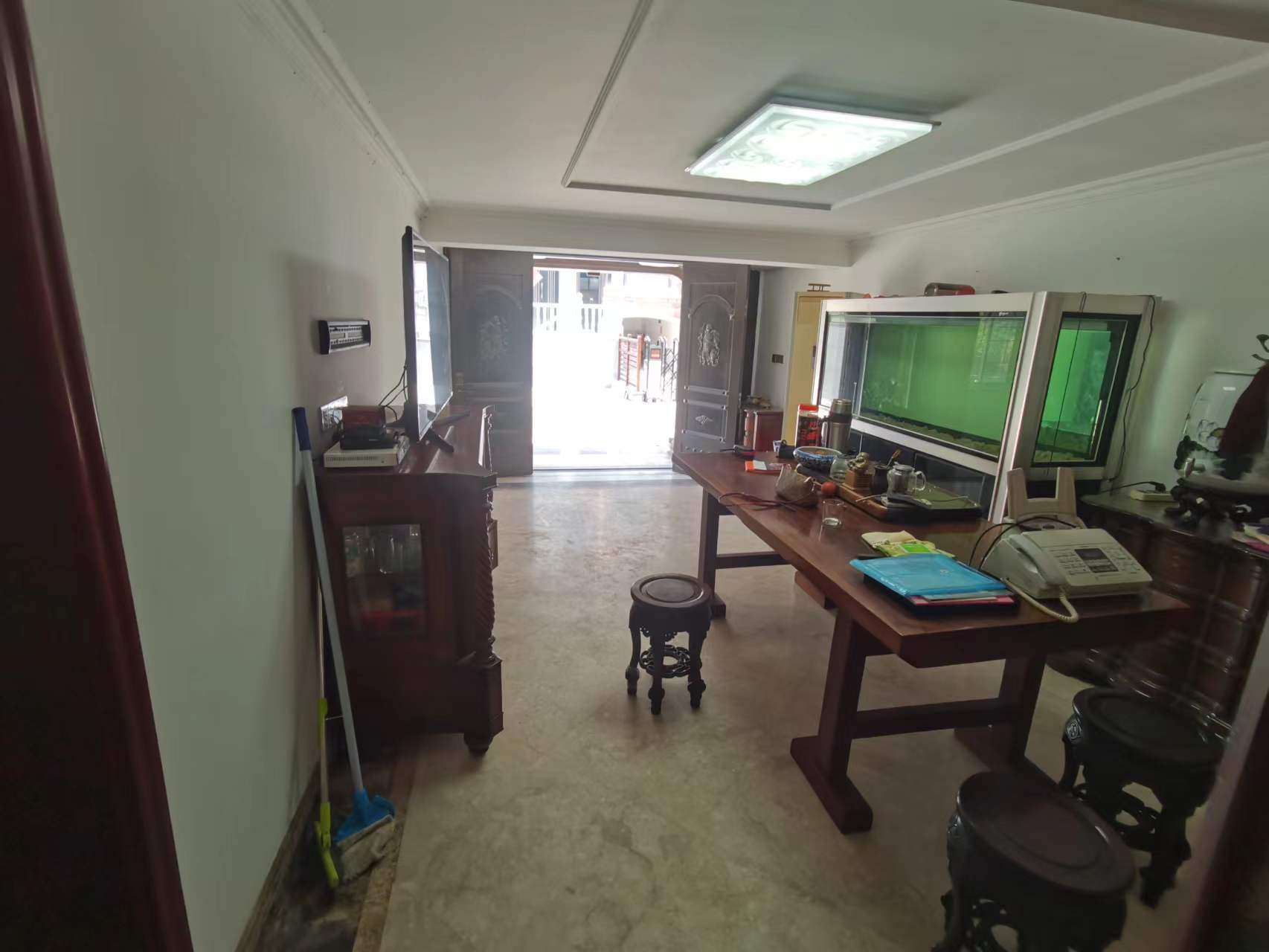 星湖花园 4室3厅5卫 278m&sup2;