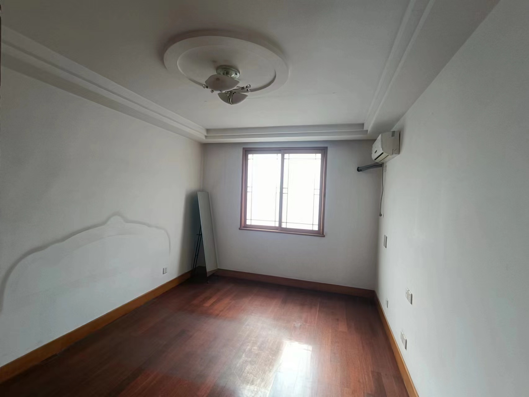 文峰北苑 3室2厅2卫 130m&sup2;