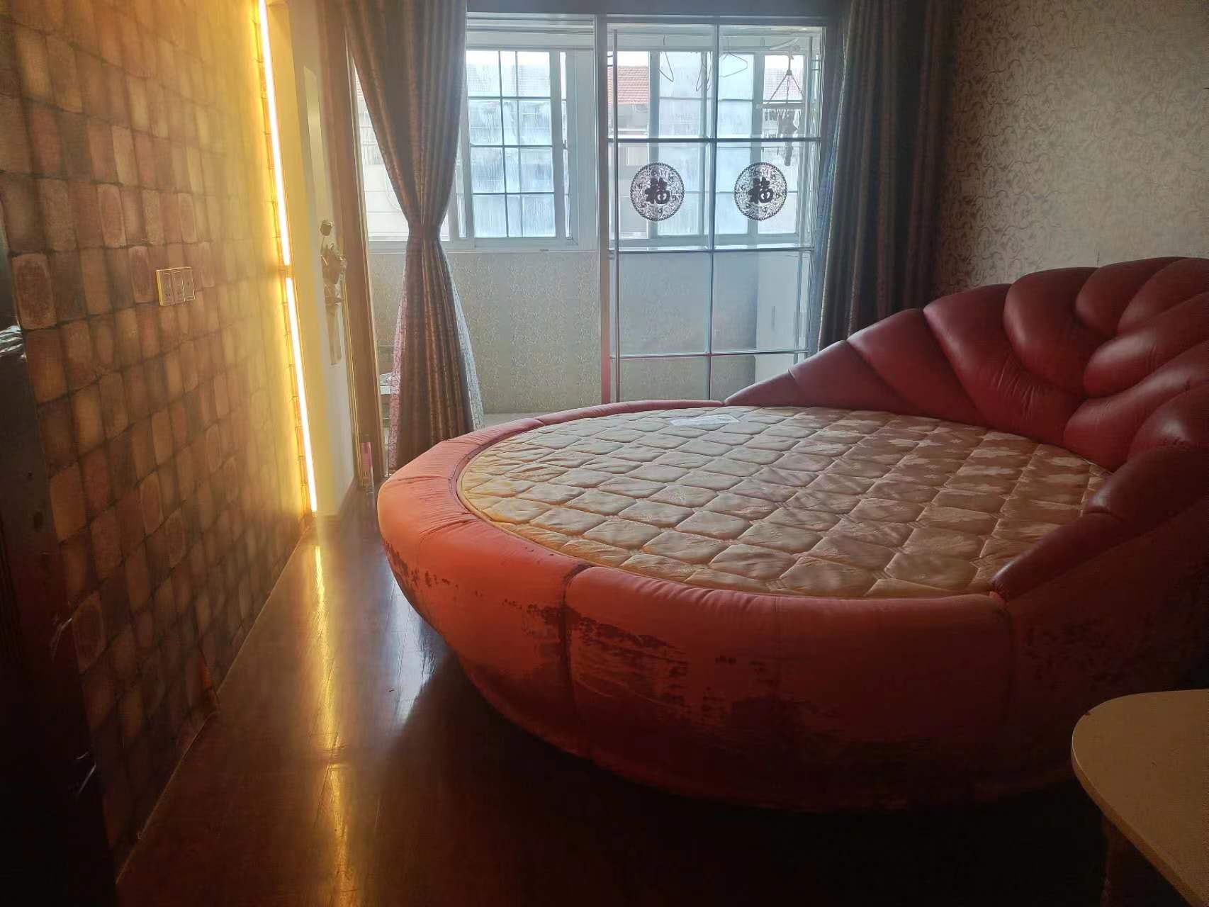 百花军宅苑 4室2厅2卫 80m&sup2;