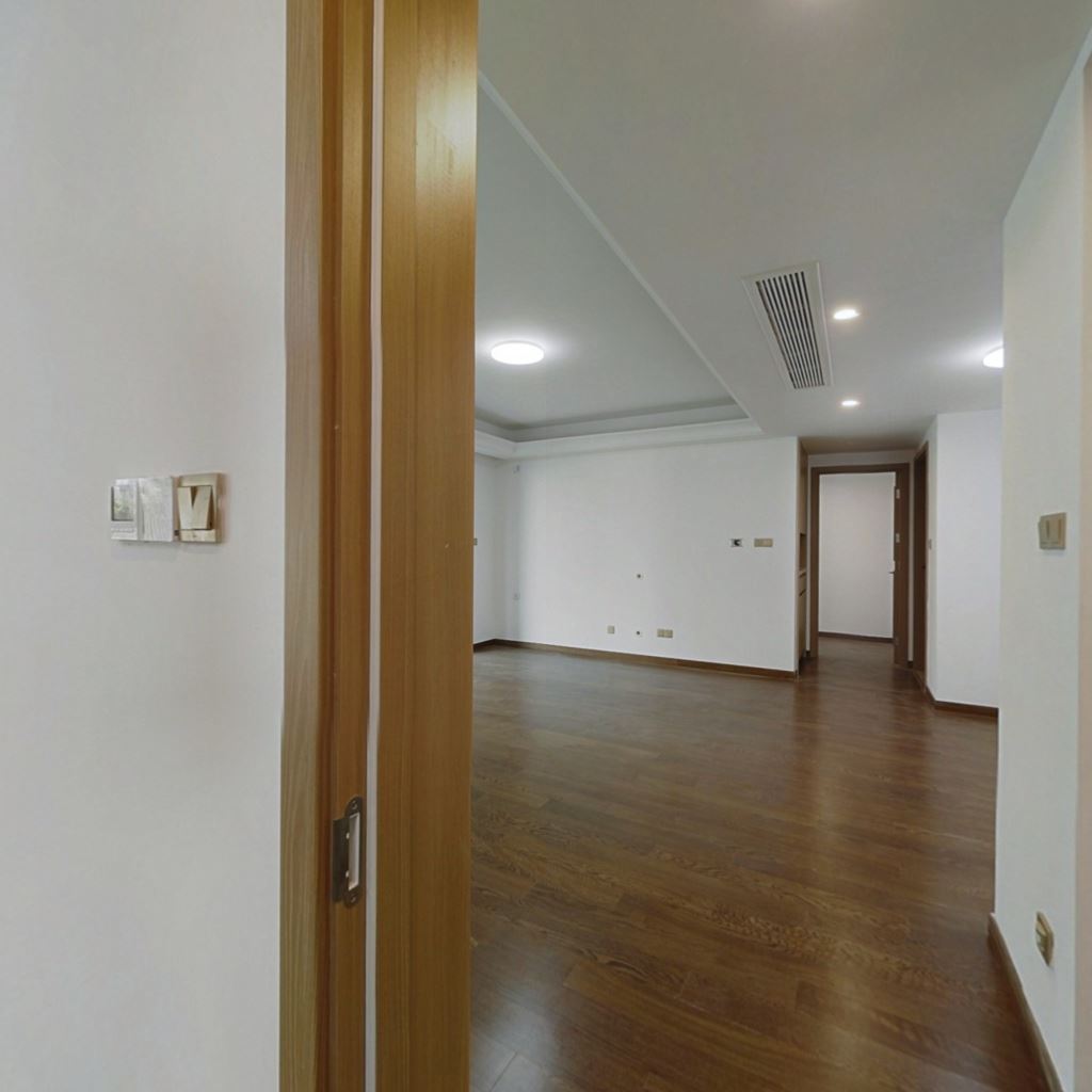 雍华府 3室2厅2卫 110.55m&sup2;