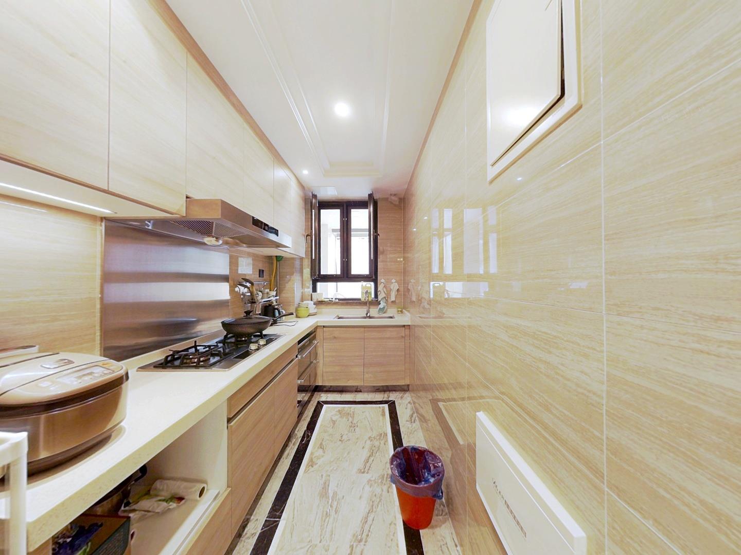 恒大御澜庭 5室2厅2卫 232.83m&sup2;