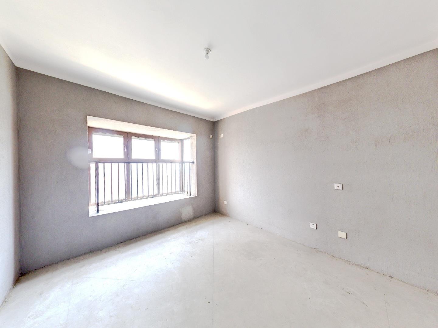 华强城 3室2厅2卫 123.12m&sup2;