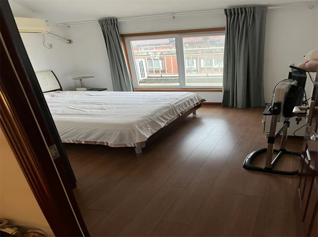 南川园小区 5室2厅2卫 135m&sup2;