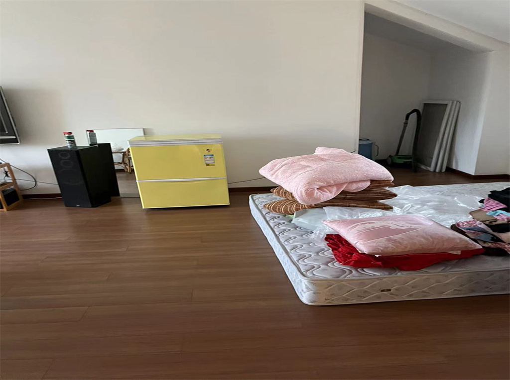 南川园小区 5室2厅2卫 135m&sup2;
