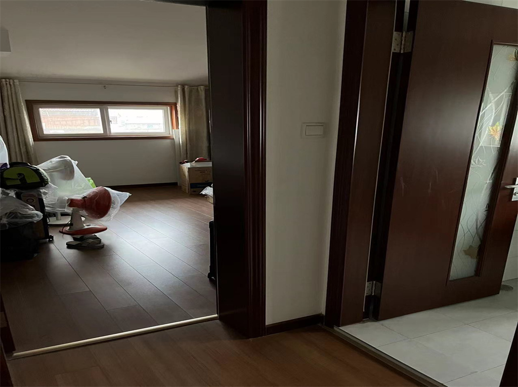 南川园小区 5室2厅2卫 135m&sup2;