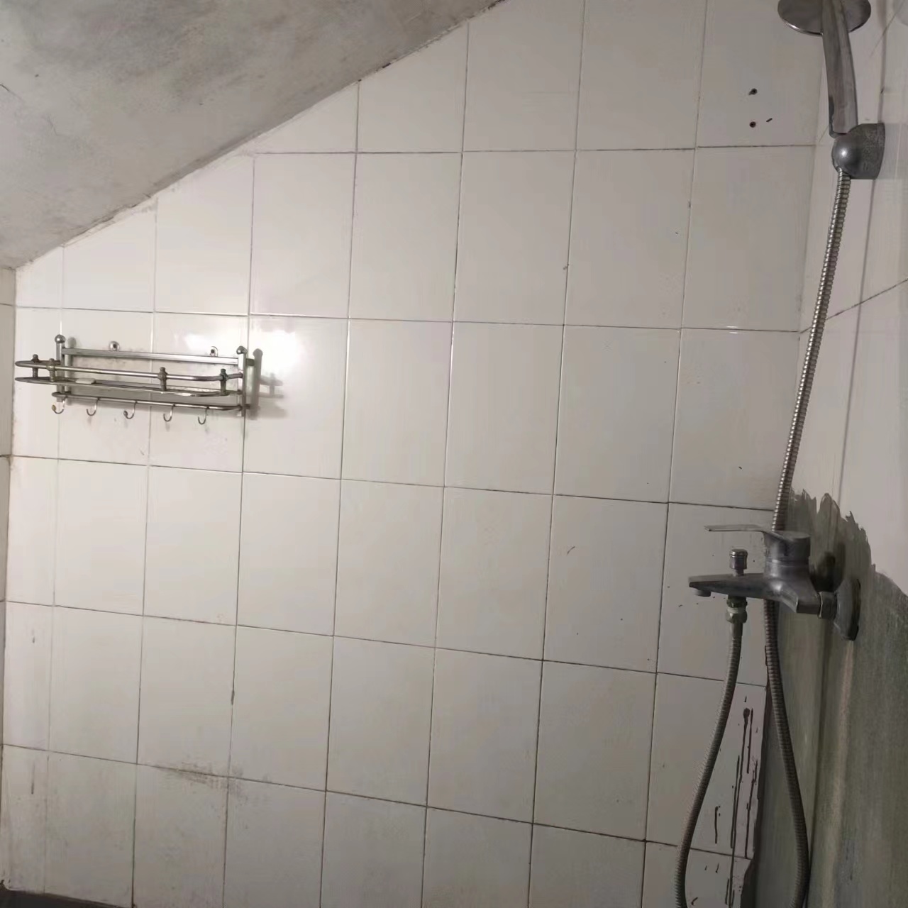 龙王桥新村 4室1厅1卫 100m&sup2;