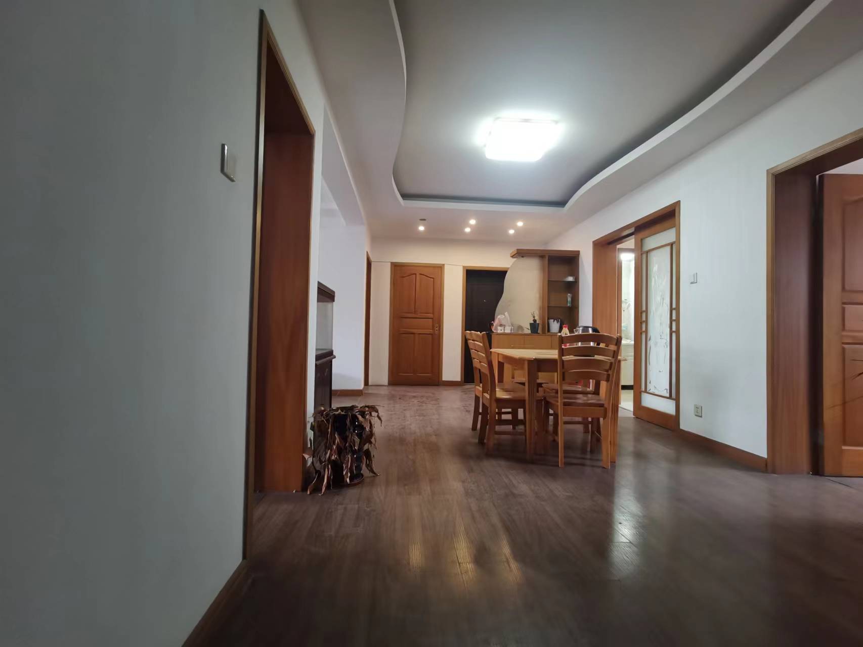 城南二村 3室2厅1卫 130m²