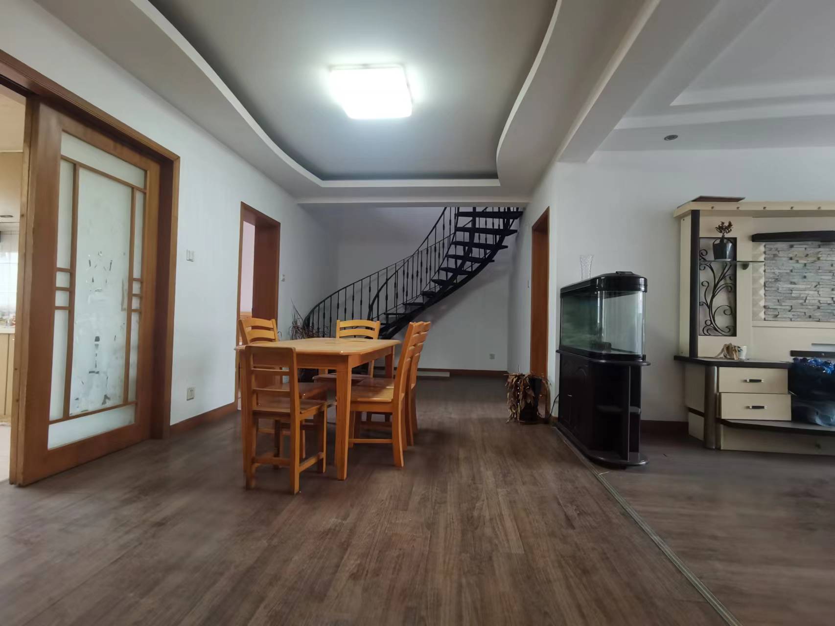 城南二村 3室2厅1卫 130m&sup2;