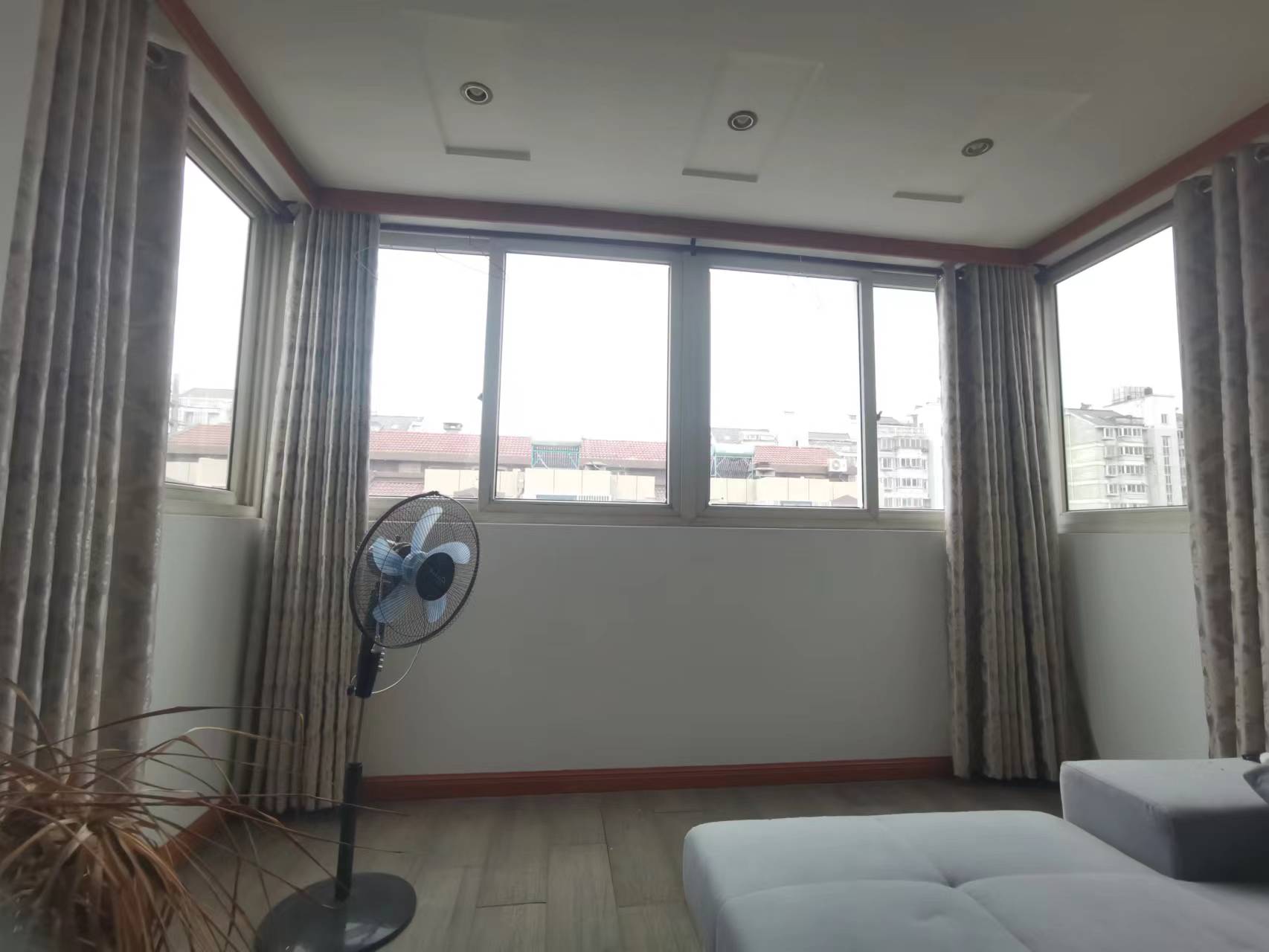 城南二村 3室2厅1卫 130m&sup2;