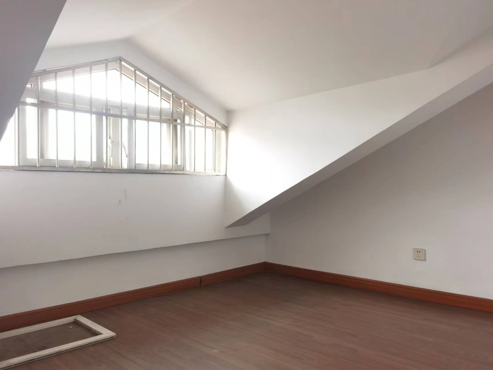 城南二村 3室2厅1卫 130m&sup2;