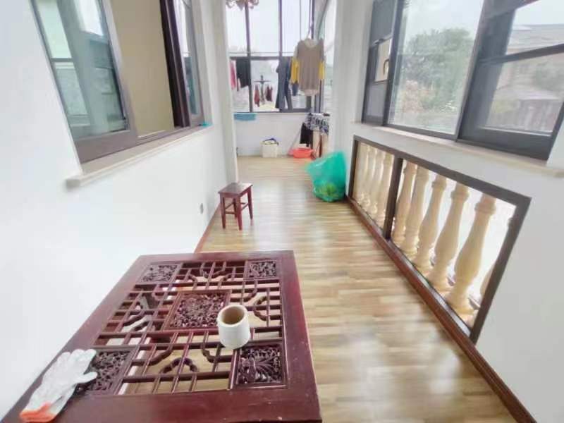 东郊庄园 8室3厅5卫 854.26m&sup2;