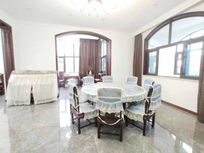 东郊庄园 8室3厅5卫 854.26m&sup2;