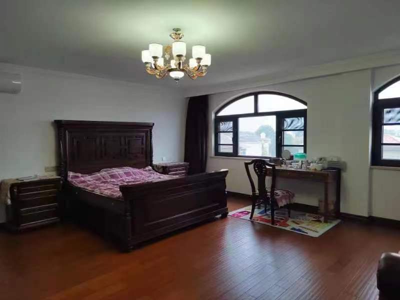 东郊庄园 8室3厅5卫 854.26m&sup2;