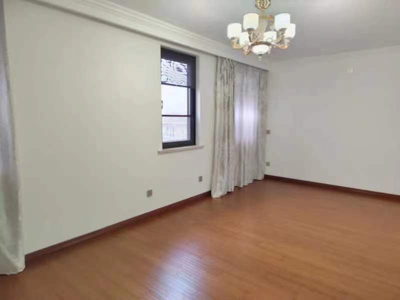 东郊庄园 8室3厅5卫 854.26m&sup2;