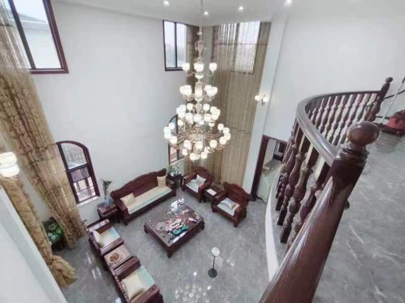 东郊庄园 8室3厅5卫 854.26m&sup2;