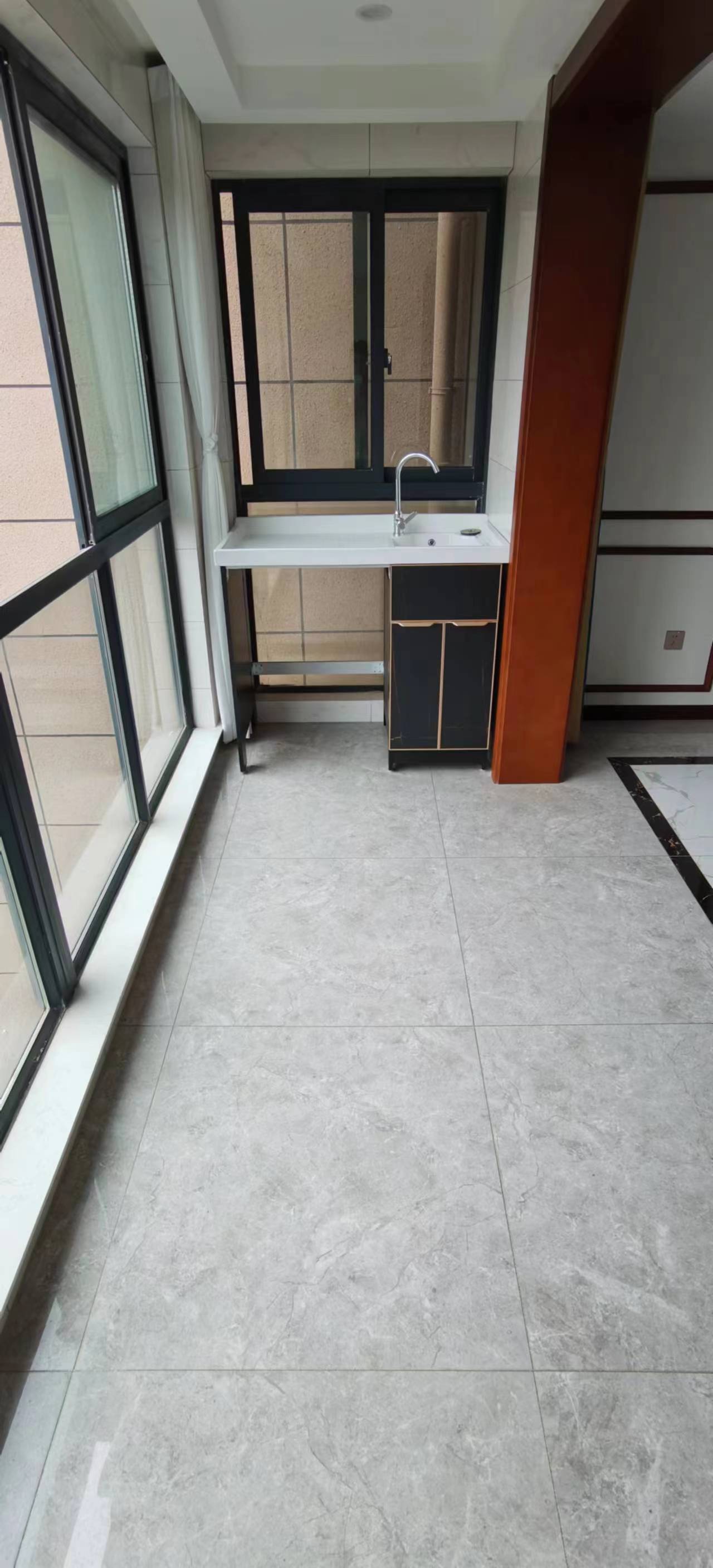 朝阳花苑 3室1厅1卫 117m&sup2;