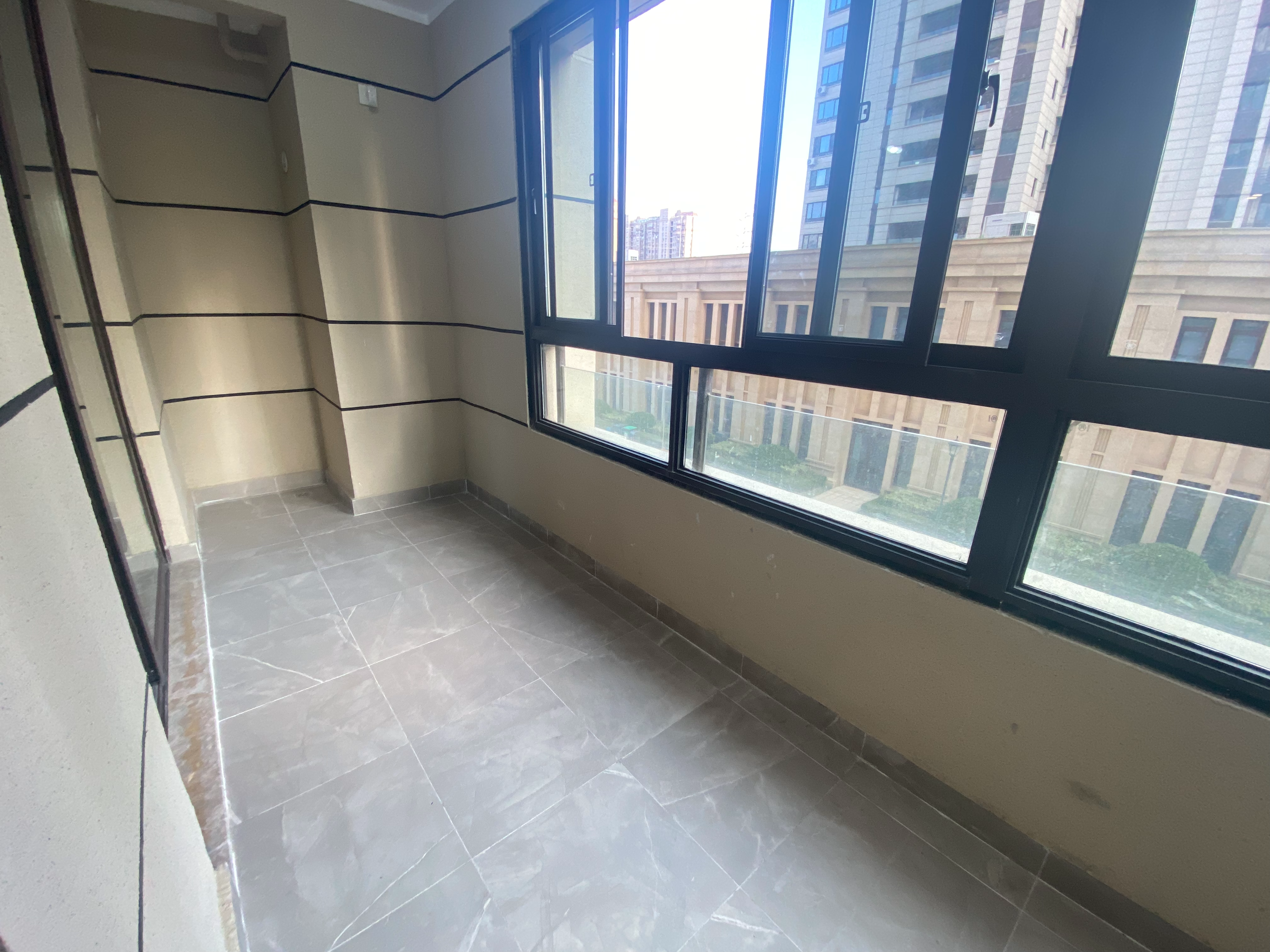 中创大都会 3室2厅2卫 113.96m&sup2;