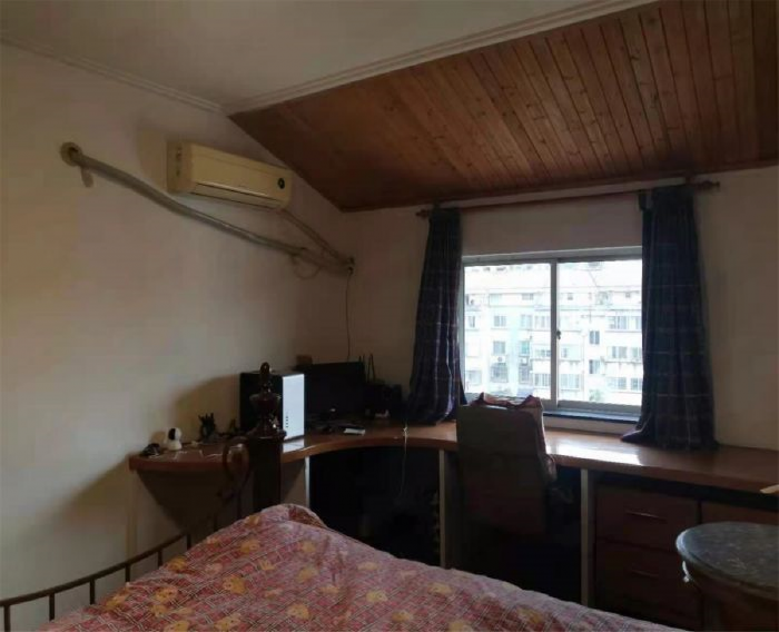 新海通花园 3室2厅2卫 196m&sup2;