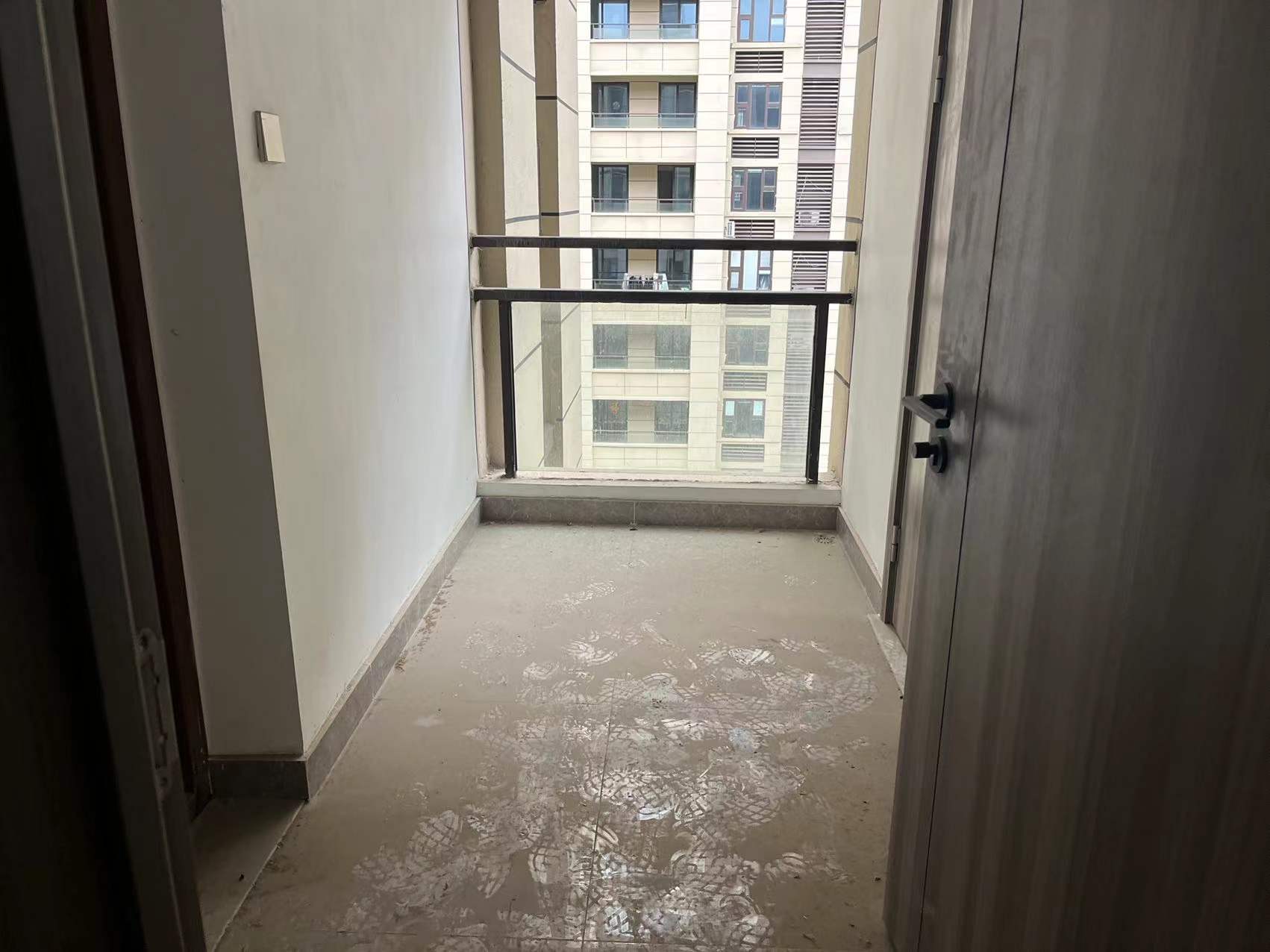 中创大都会 4室2厅2卫 122m&sup2;