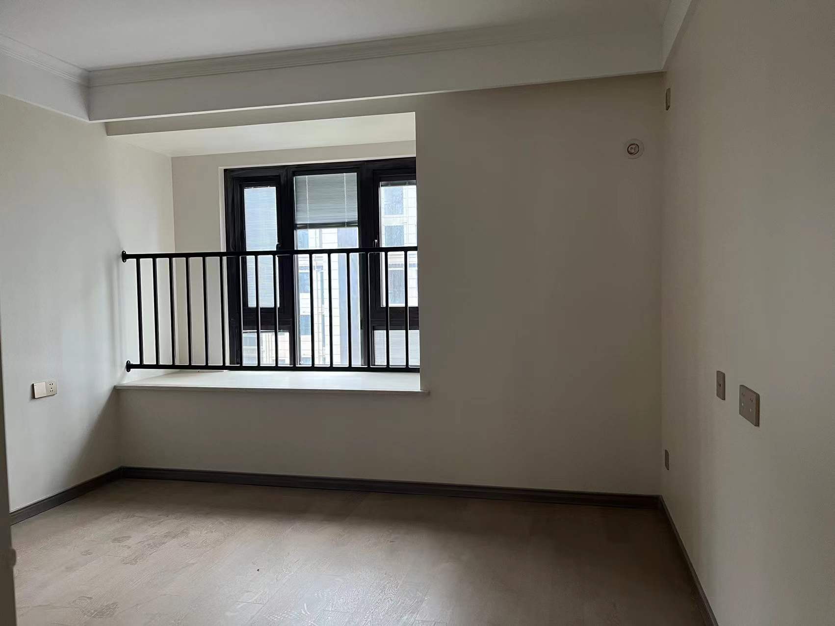 中创大都会 4室2厅2卫 122m&sup2;