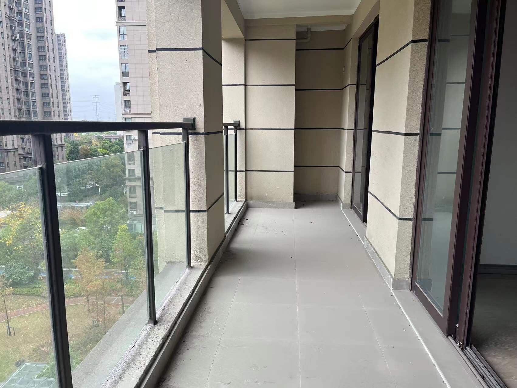中创大都会 4室2厅2卫 122m&sup2;
