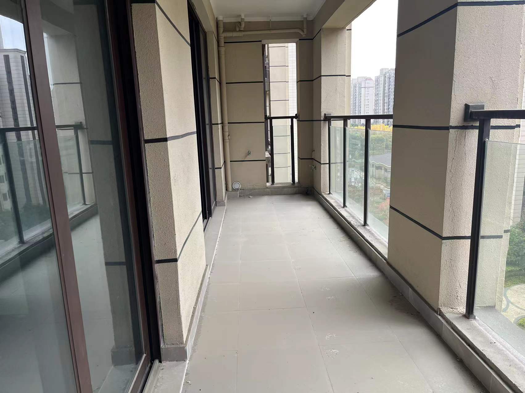 中创大都会 4室2厅2卫 122m&sup2;