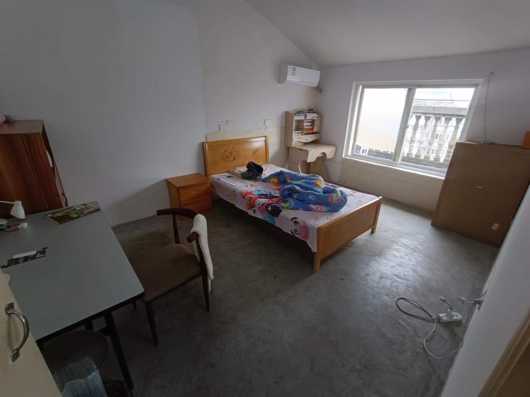 五山花苑 4室2厅2卫 90m&sup2;