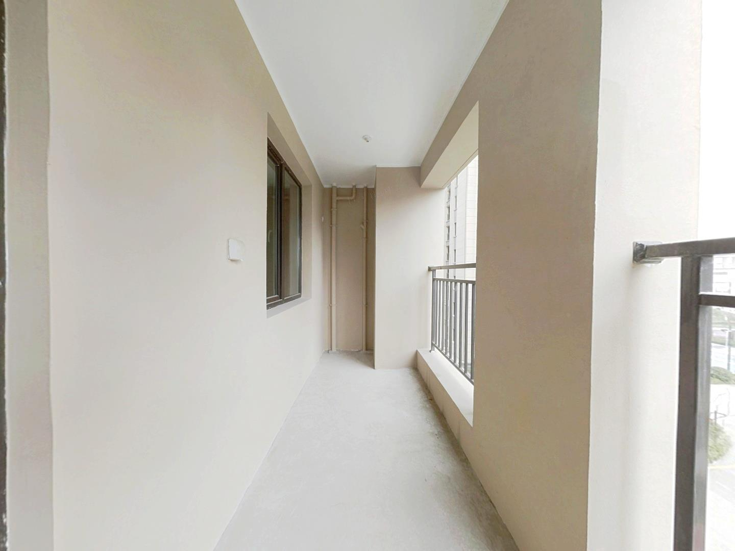 丽景湾 3室2厅1卫 97m&sup2;