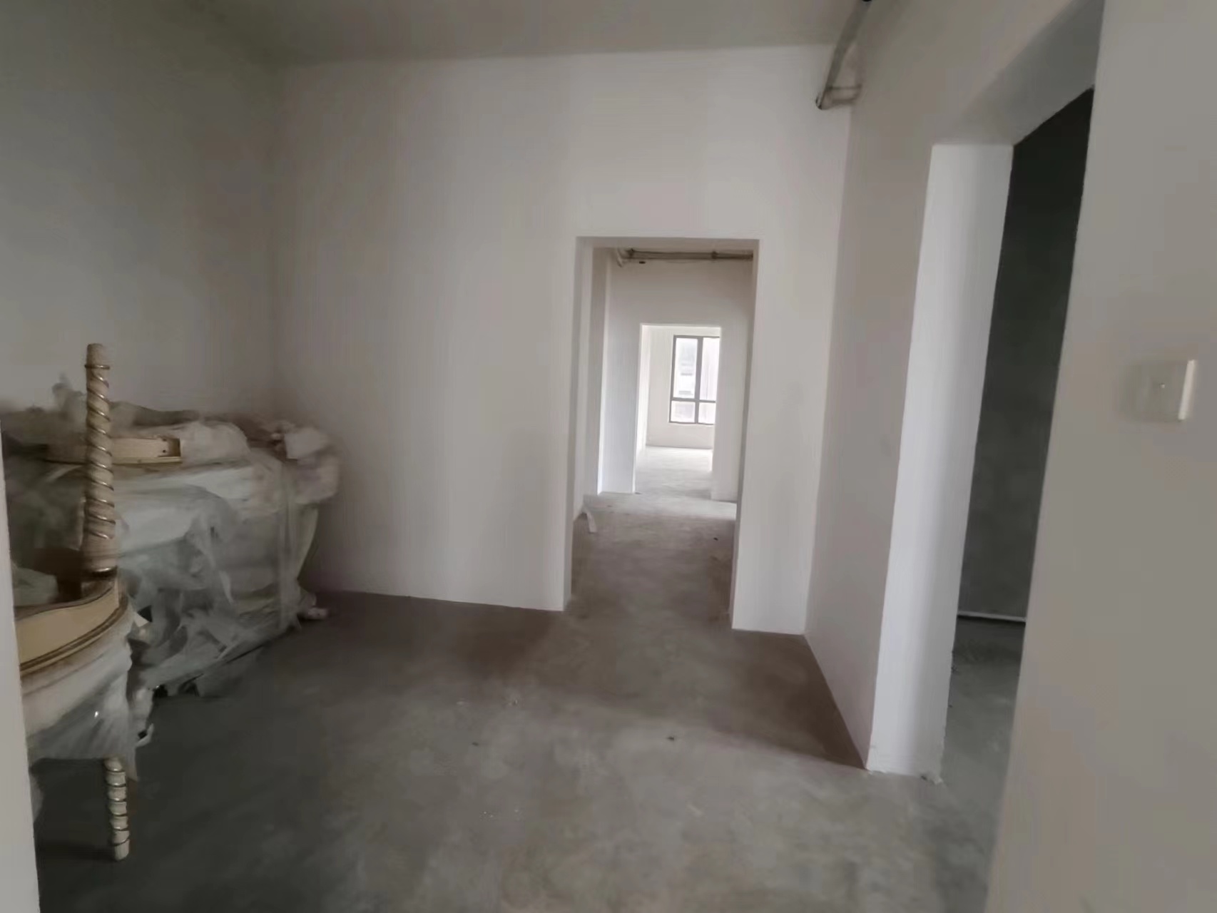 万濠华府 4室2厅4卫 291m&sup2;