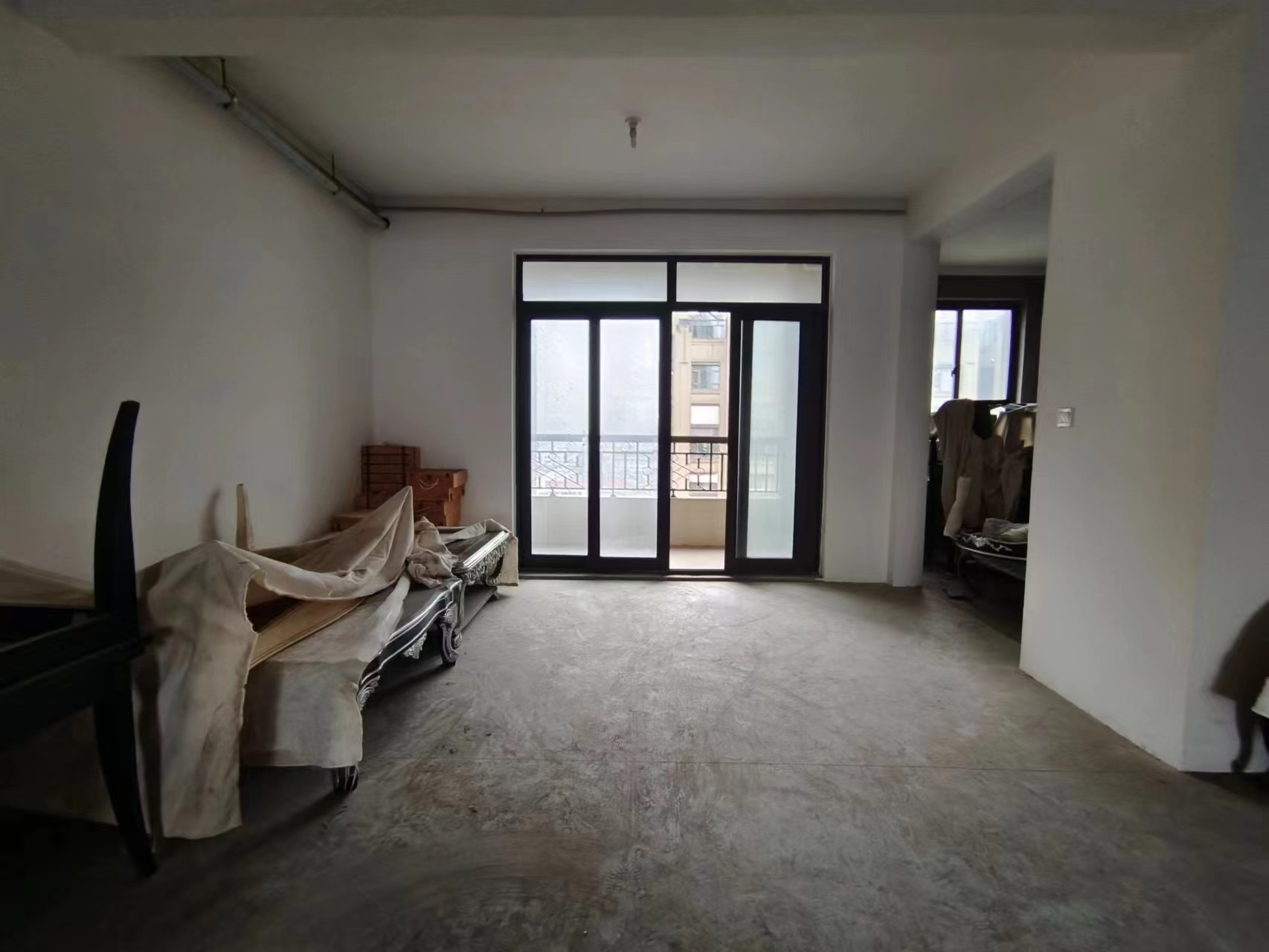 万濠华府 4室2厅4卫 291m&sup2;