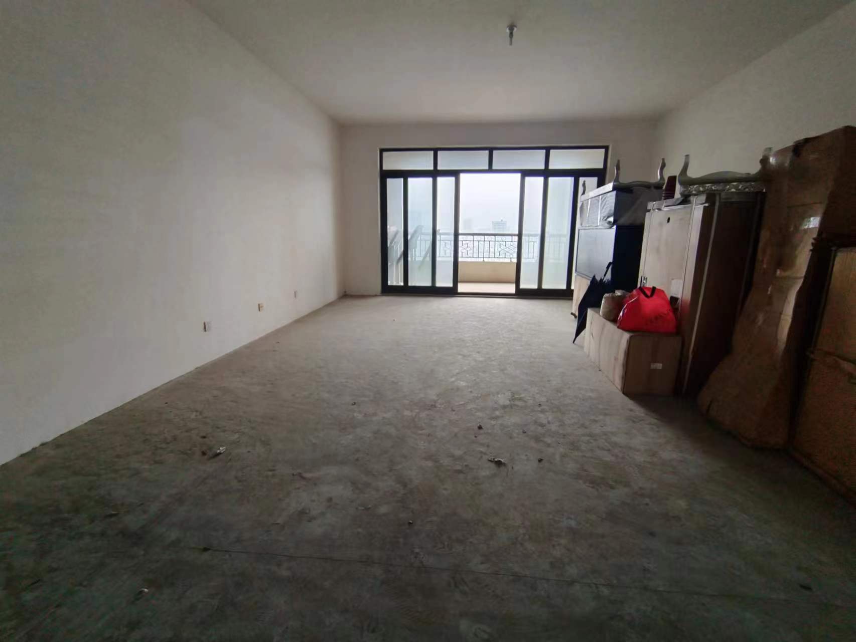 万濠华府 4室2厅4卫 291m&sup2;