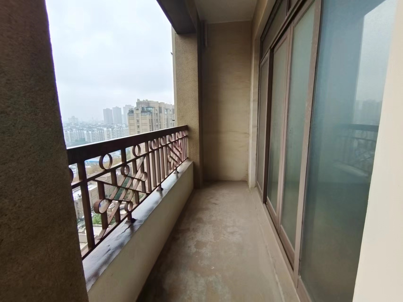万濠华府 4室2厅4卫 291m&sup2;