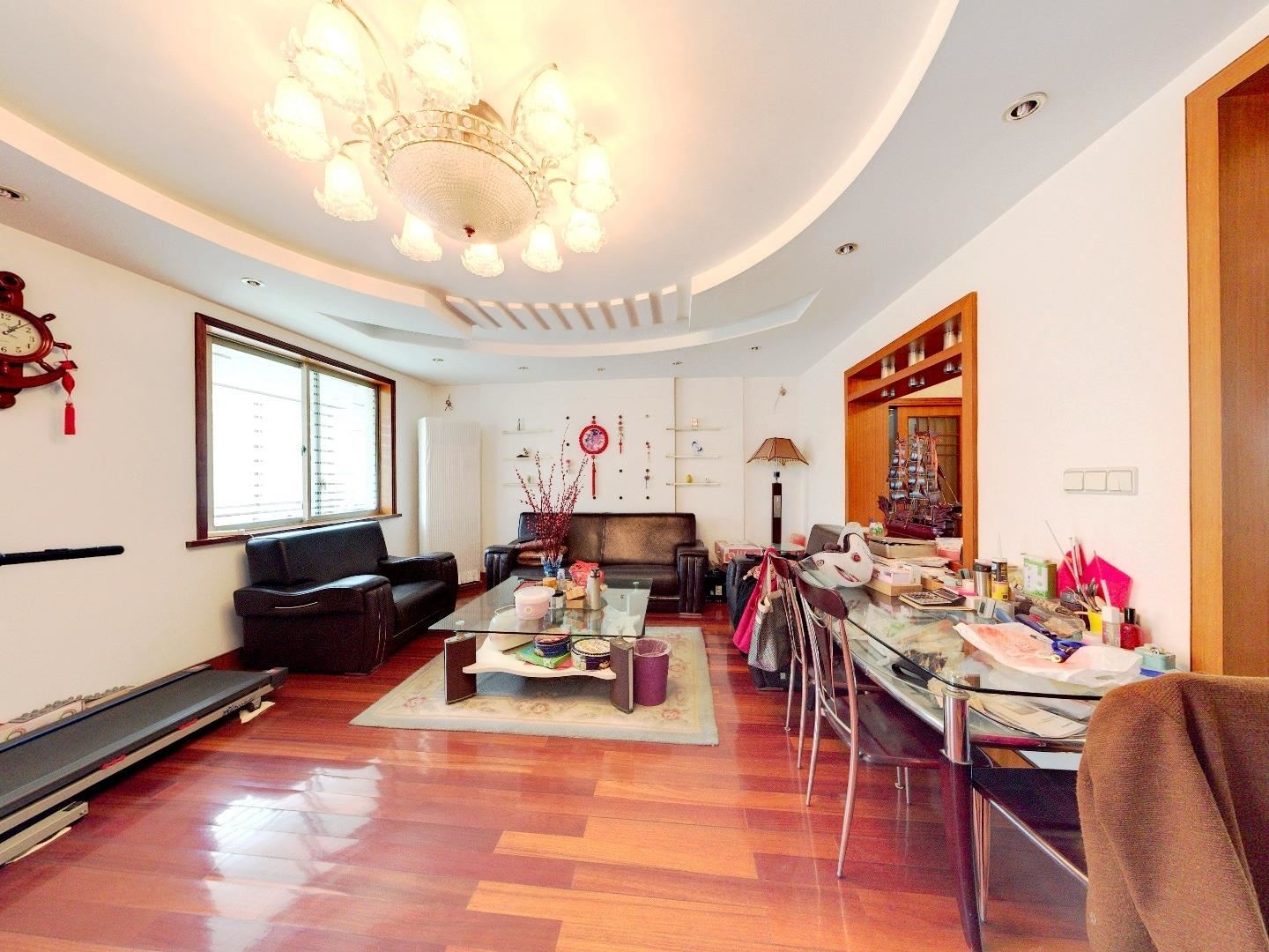 凯旋花园 4室2厅2卫 175.9m&sup2;