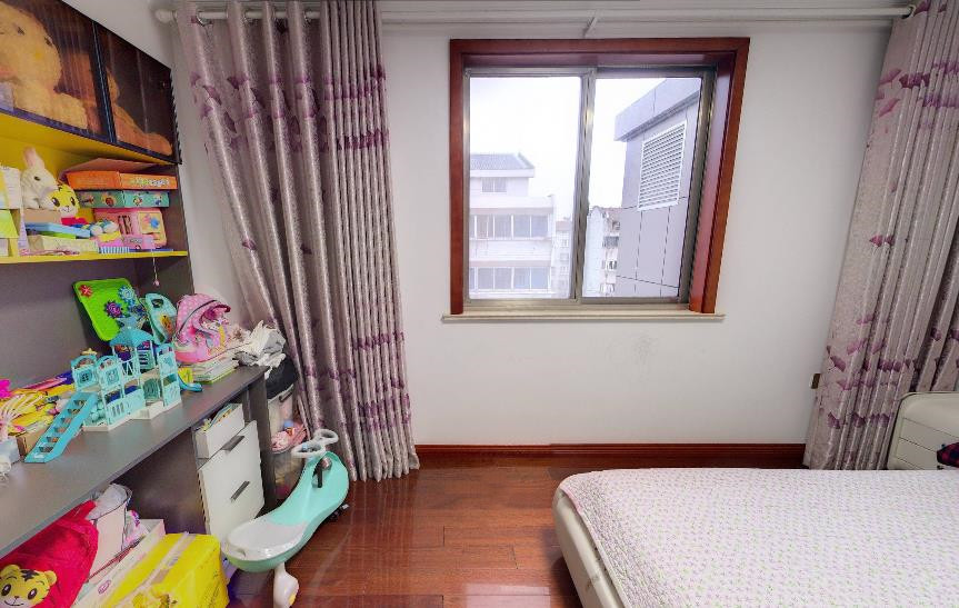 濠西园 3室2厅1卫 139m&sup2;