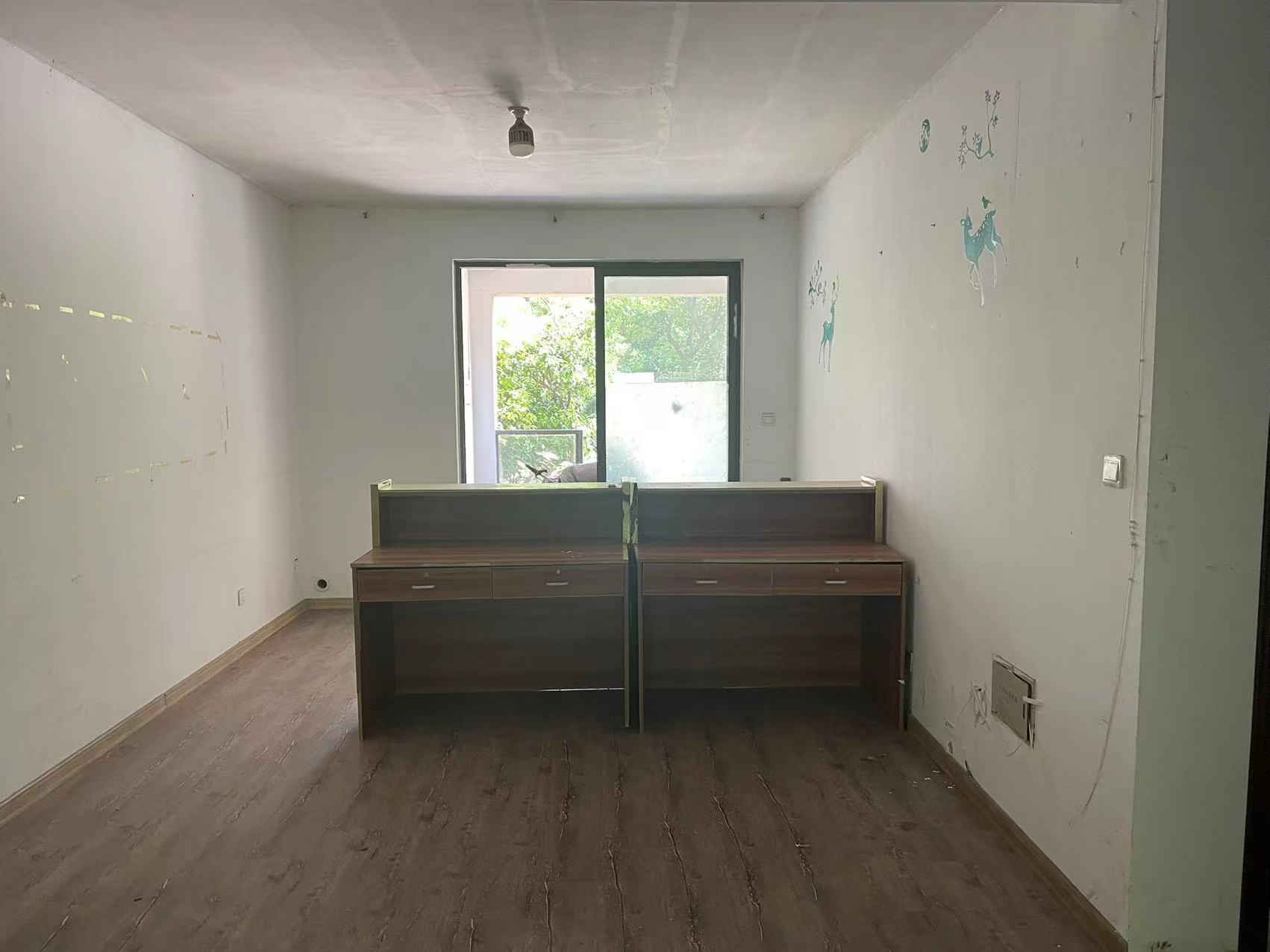 万濠星城 4室2厅2卫 142.00m&sup2;