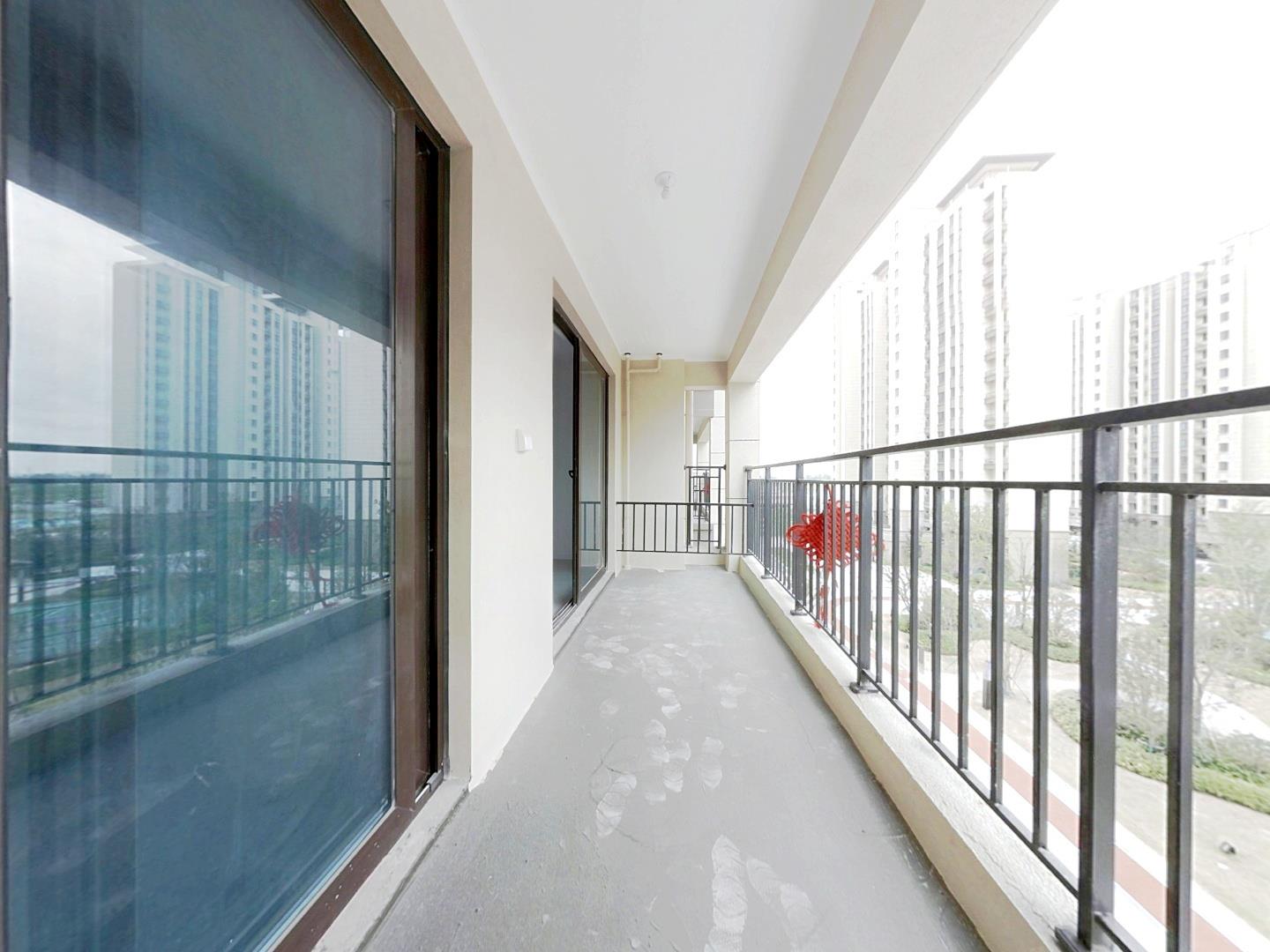 中南珑悦 3室2厅2卫 115m&sup2;