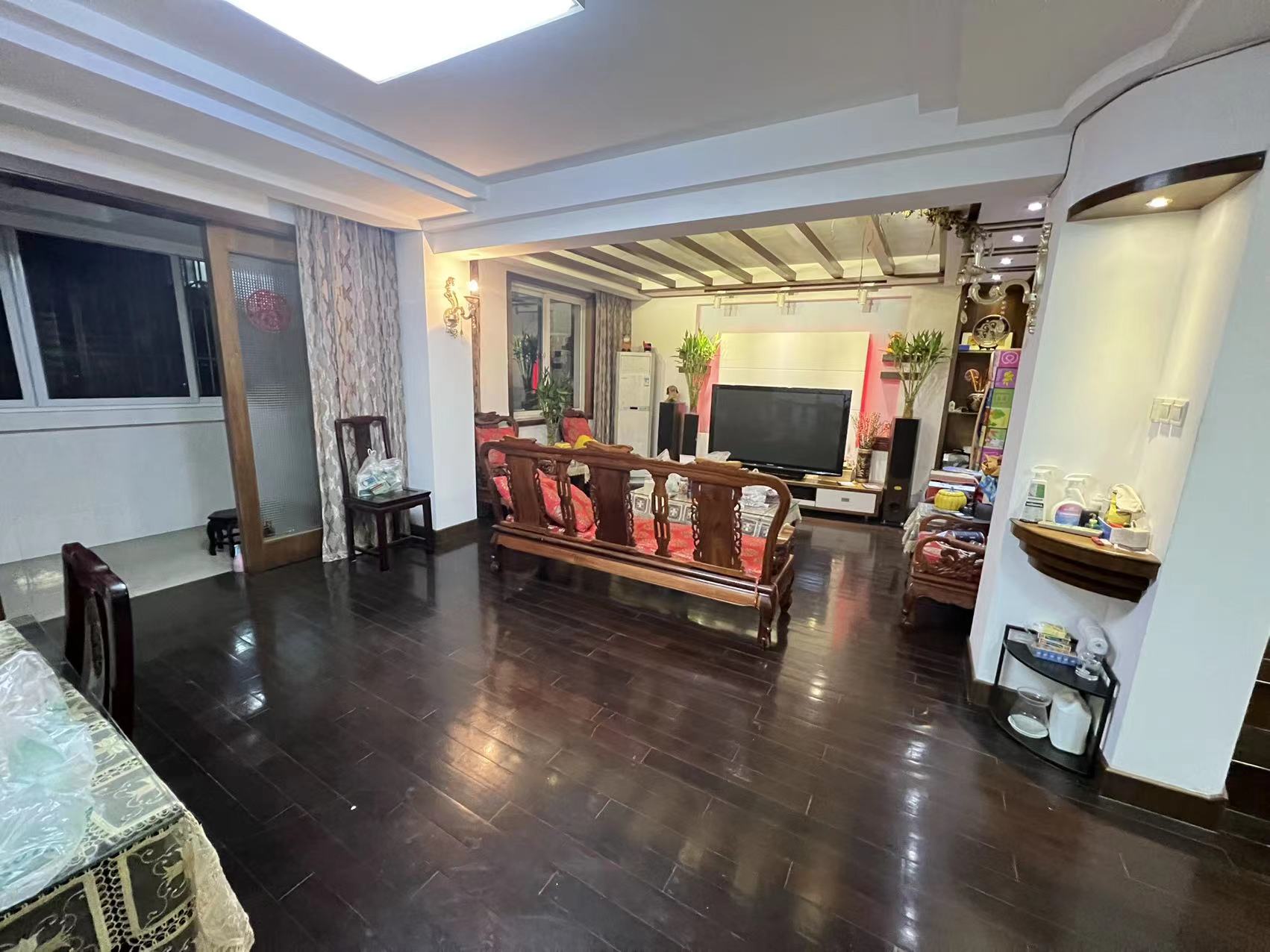 濠南路32号小区 4室2厅2卫 199m&sup2;