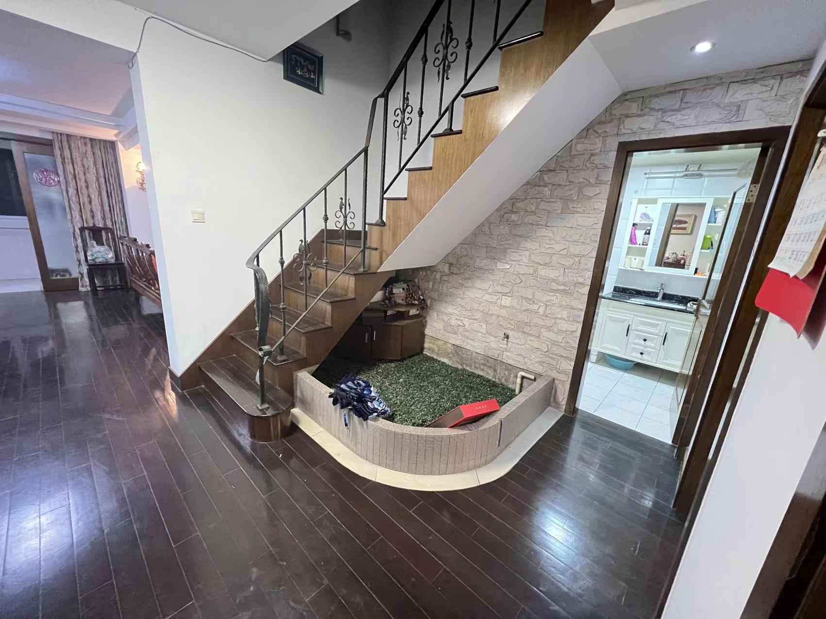 濠南路32号小区 4室2厅2卫 199m&sup2;