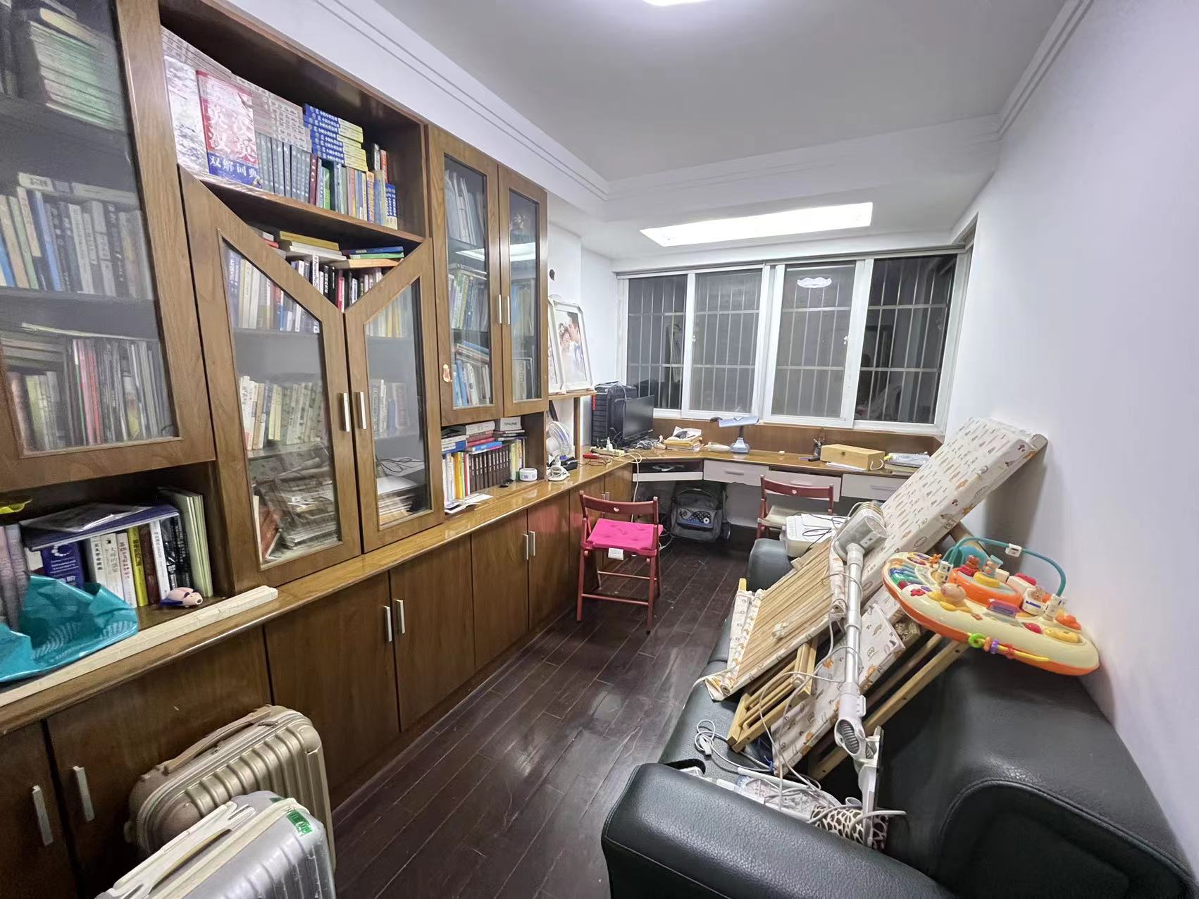 濠南路32号小区 4室2厅2卫 199m&sup2;