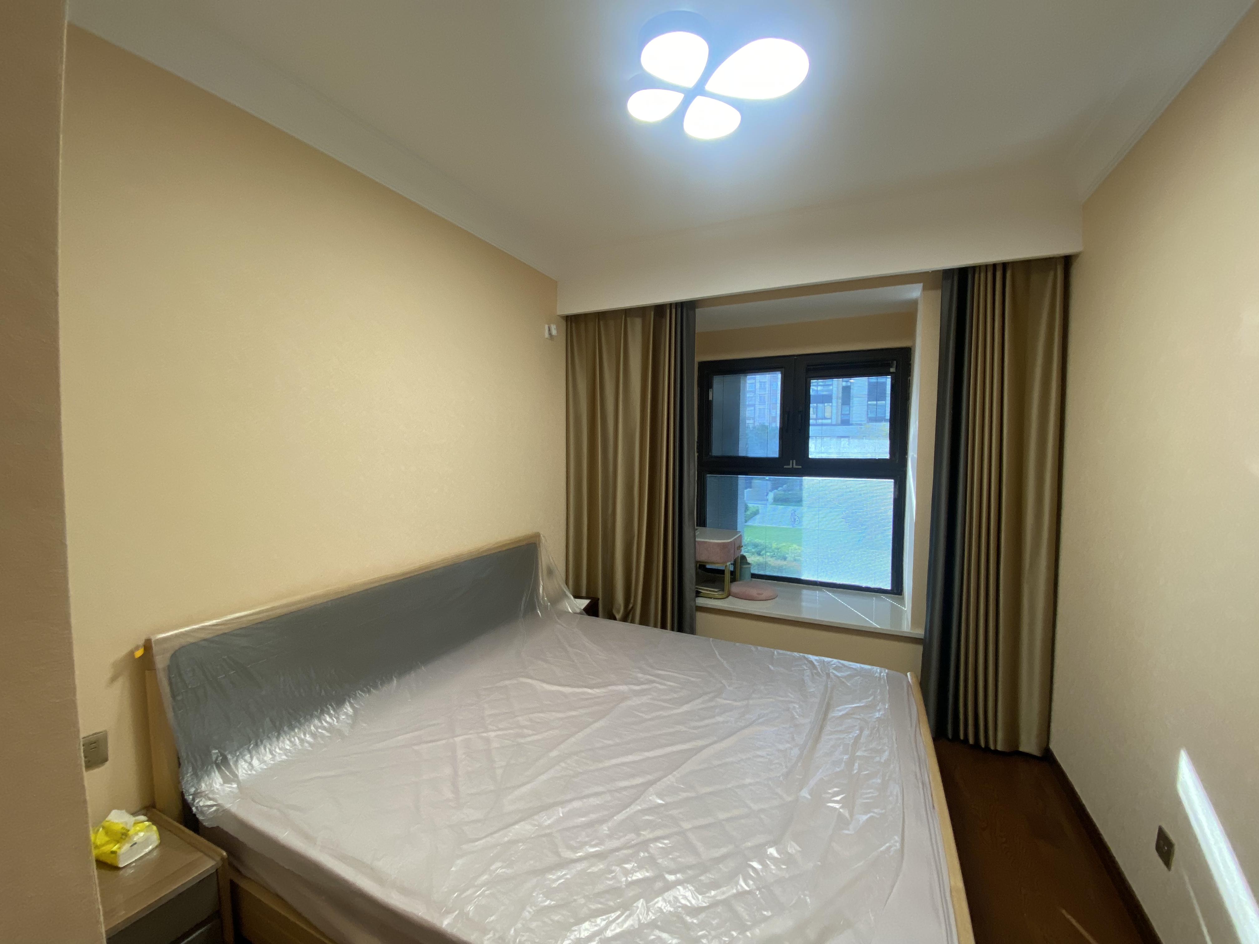 雍华府 3室2厅2卫 117.00m&sup2;