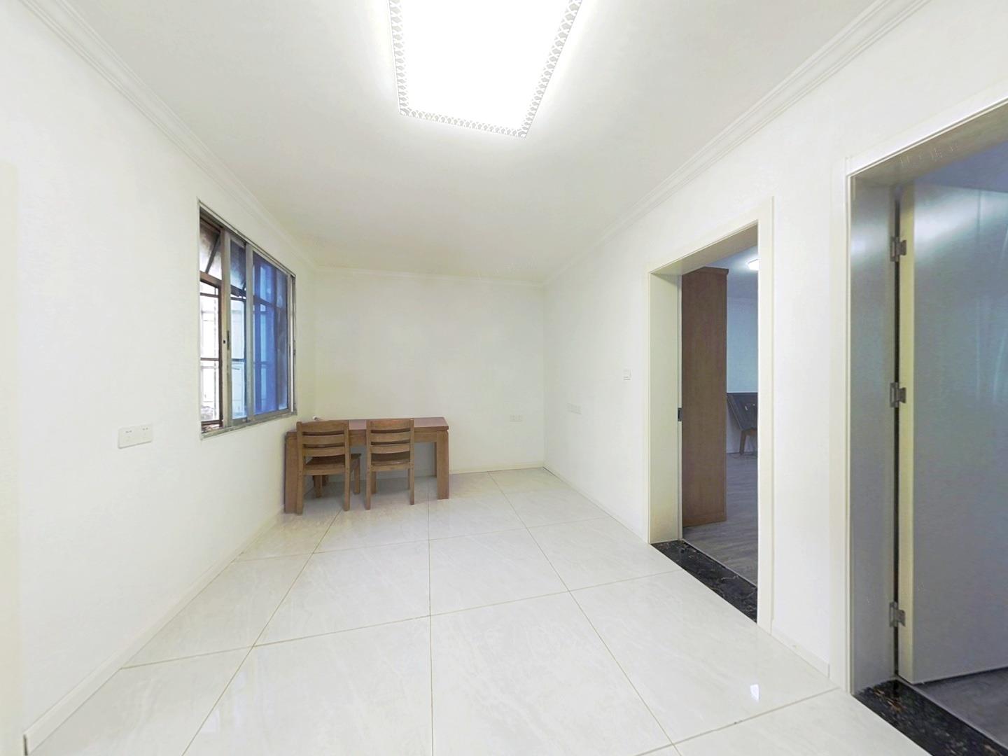 曙光社区 3室1厅1卫 90m²