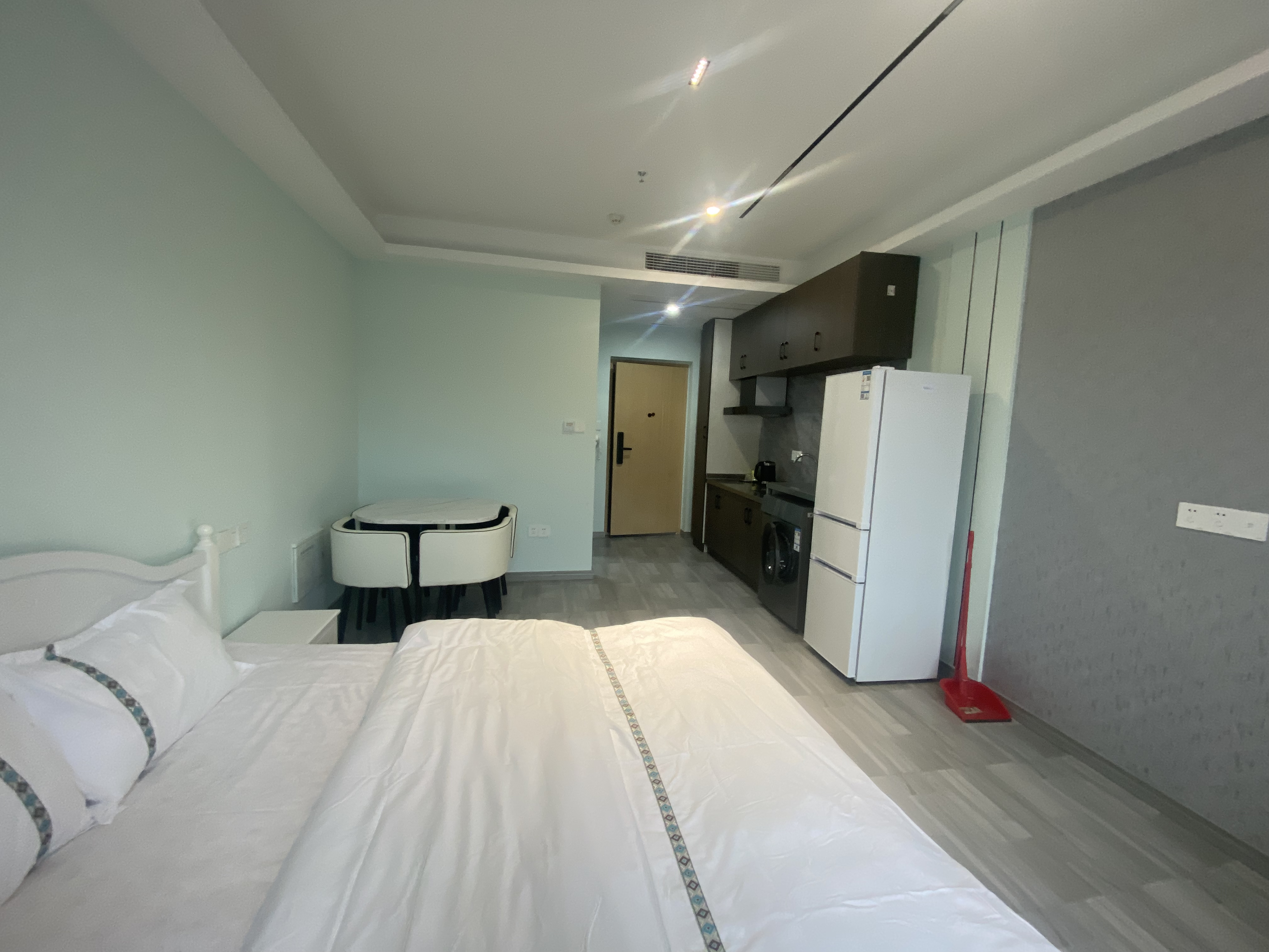 三峰国际广场 1室1厅1卫 50m&sup2;