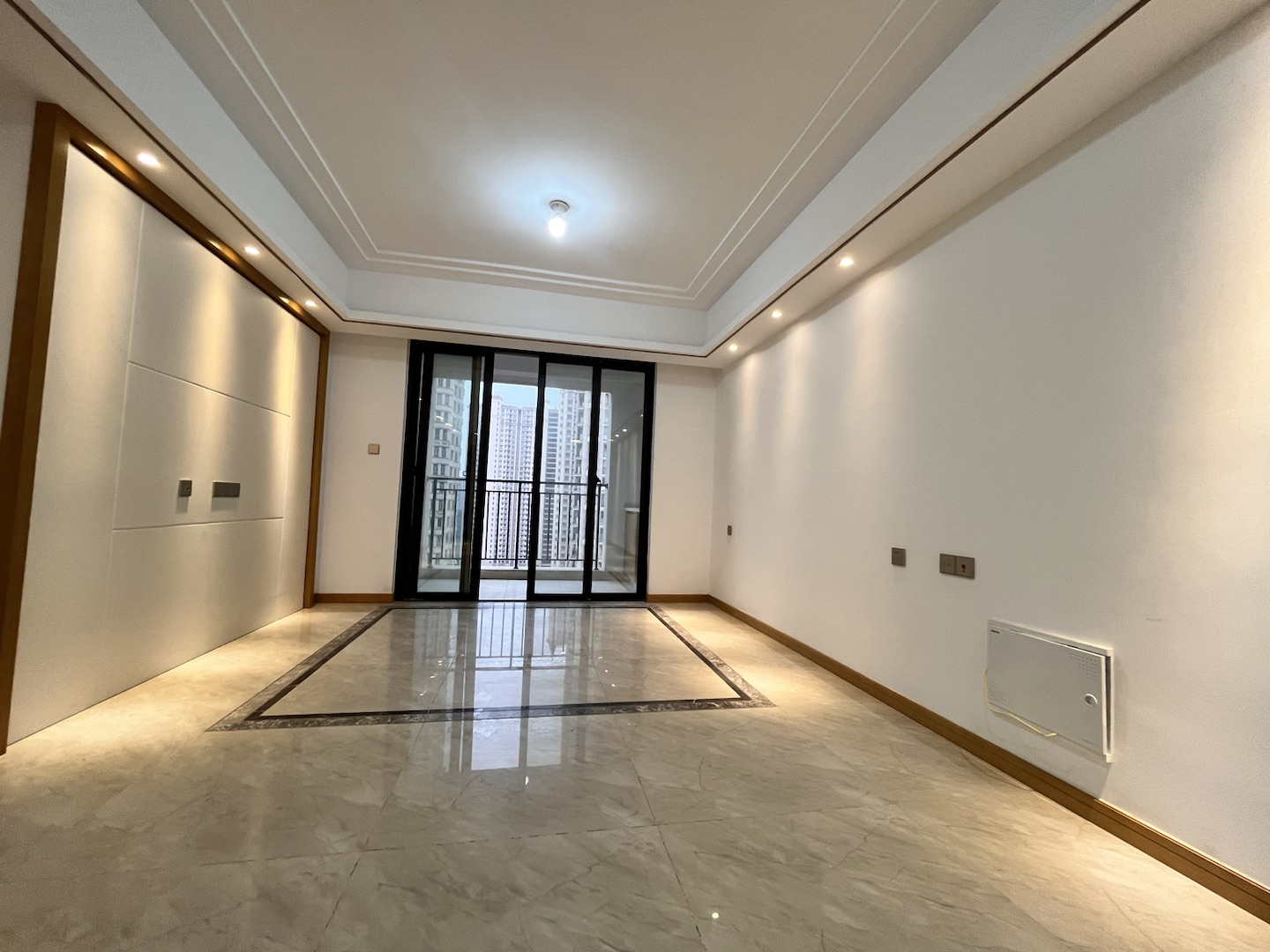 中南世纪花城三期 3室2厅1卫 100m²