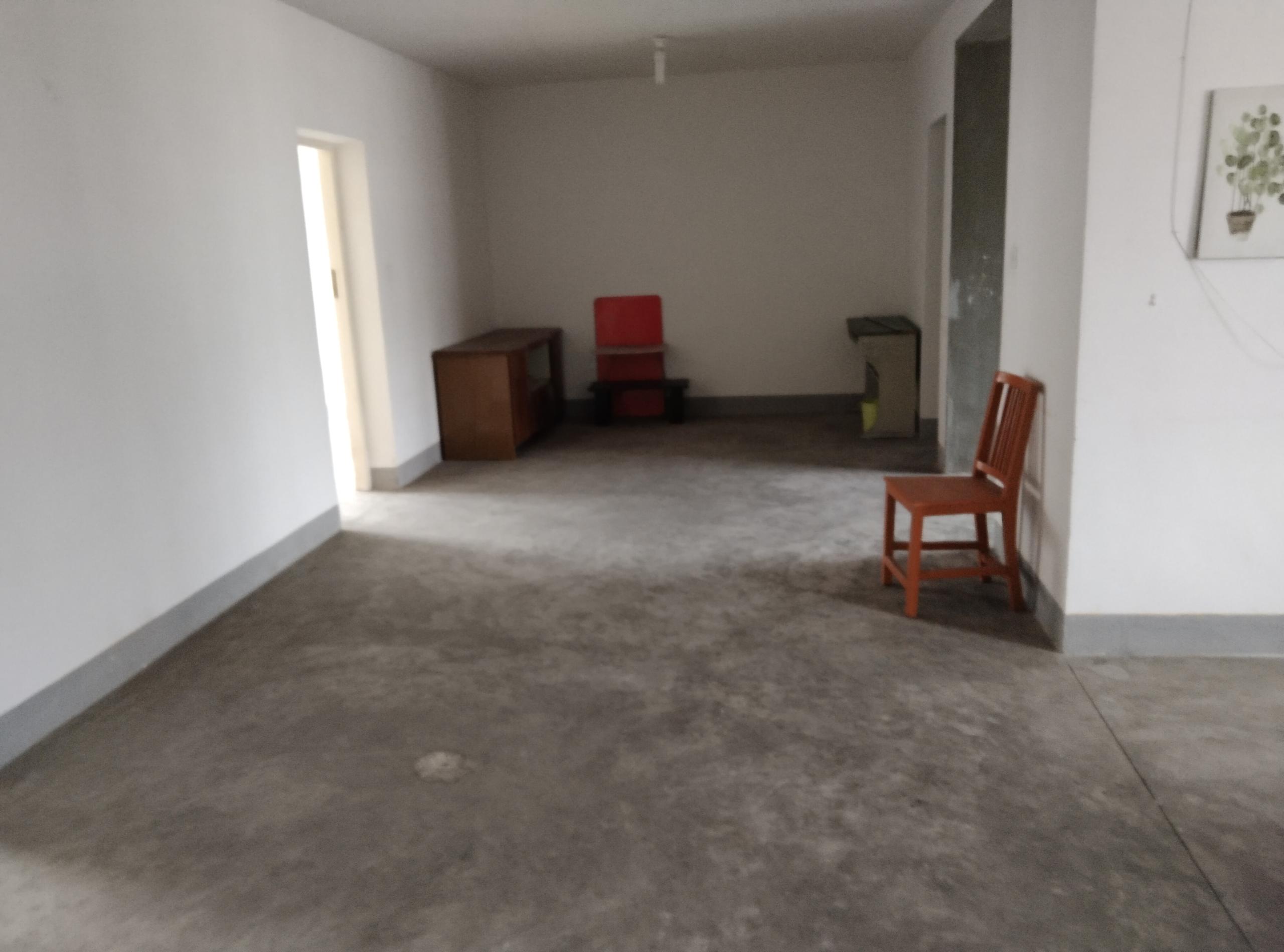 春天花园 3室2厅1卫 130m&sup2;