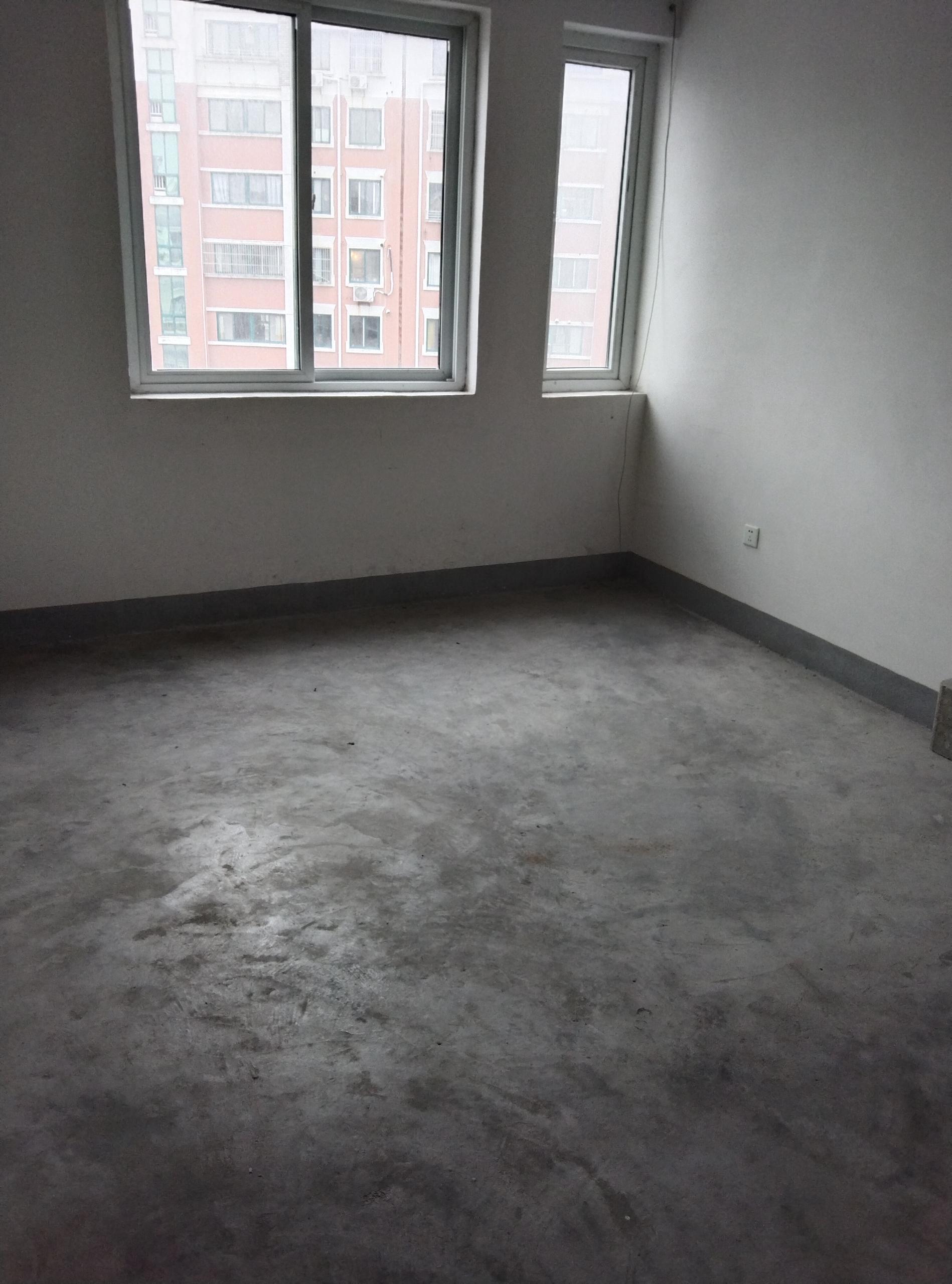 春天花园 3室2厅1卫 130m&sup2;