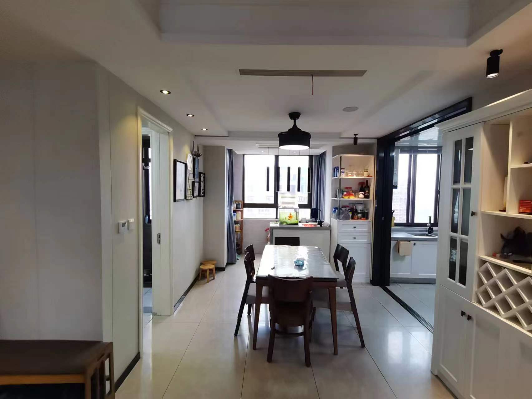 幸福人家 5室3厅2卫 211.15m&sup2;